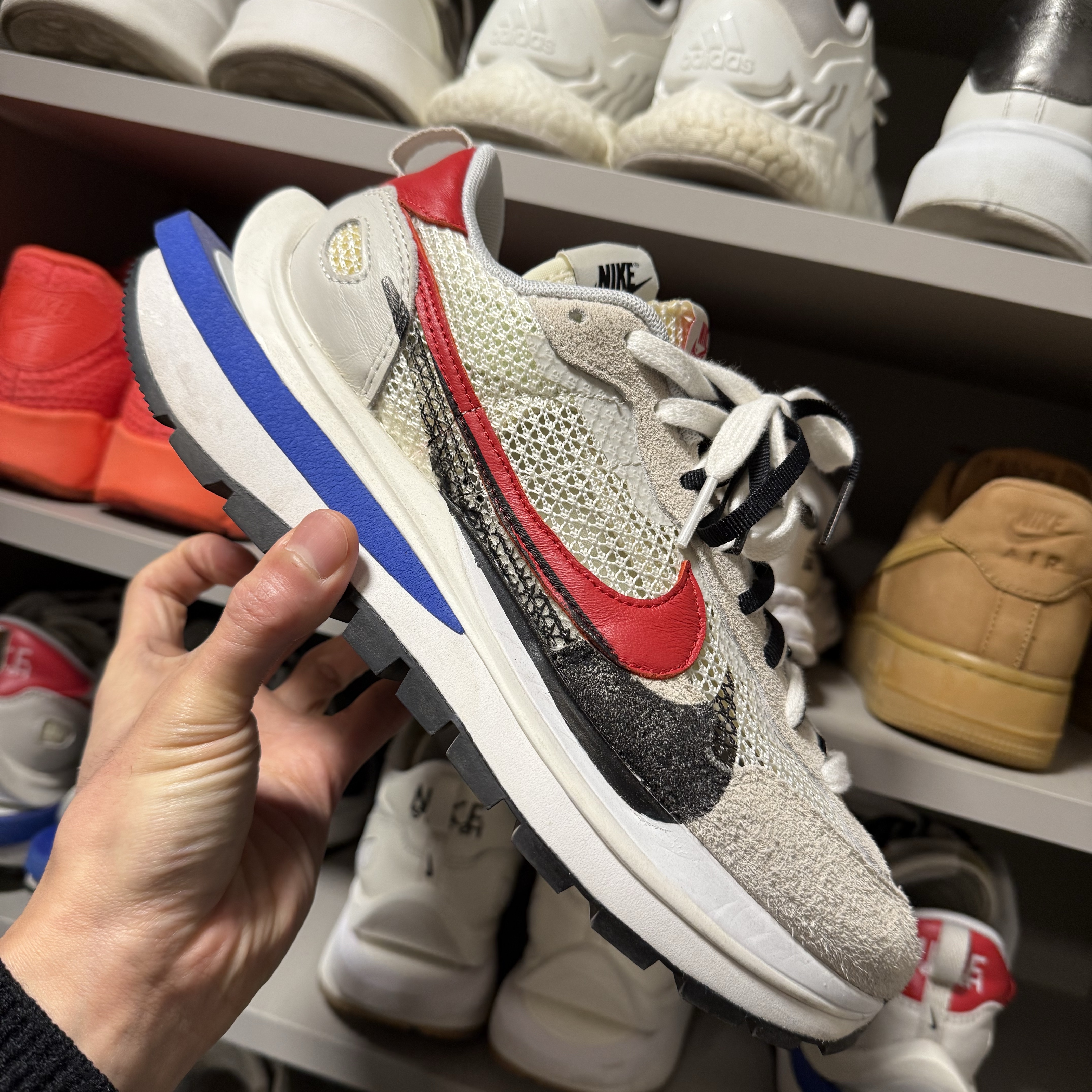 Nike x Sacai VaporWaffle Royal Fuchsia 착용 스타일