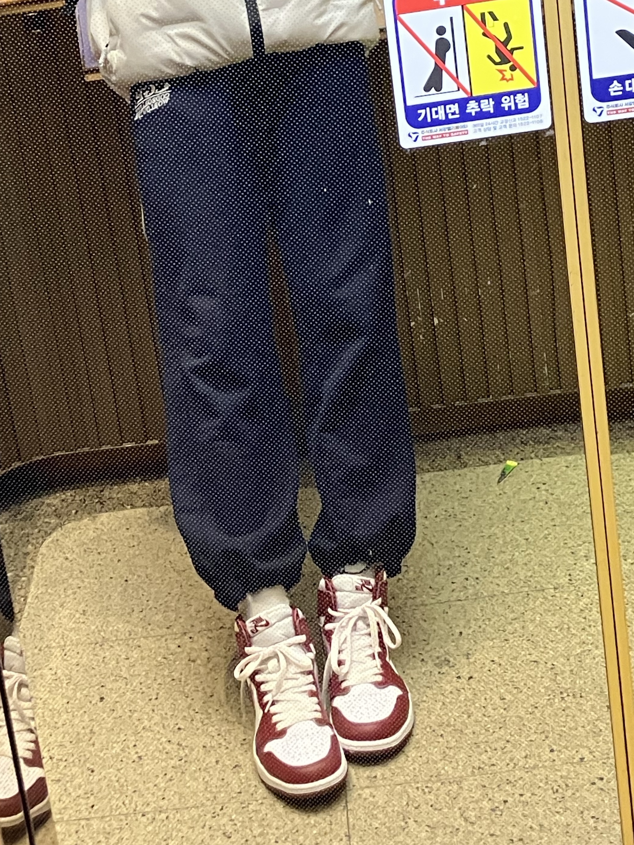 Jordan 1 Retro High OG Artisanal Red 착용 스타일 - 4
