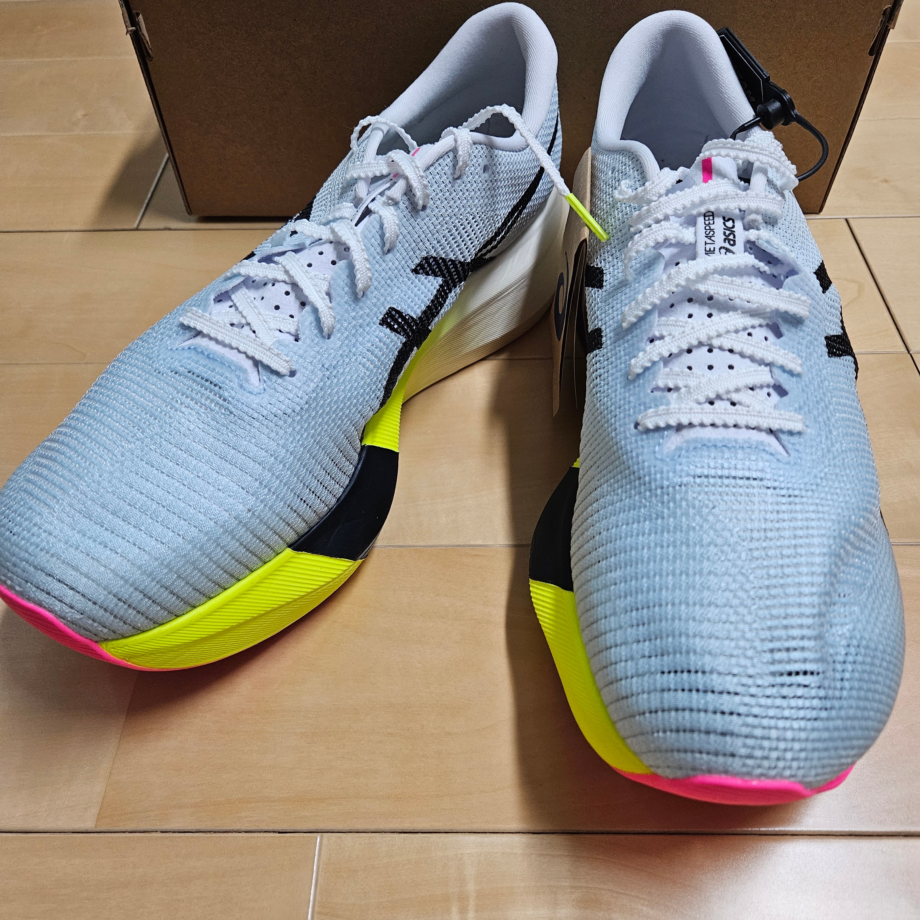 Asics Metaspeed Sky Paris Light Blue Black 착용 스타일 - 2