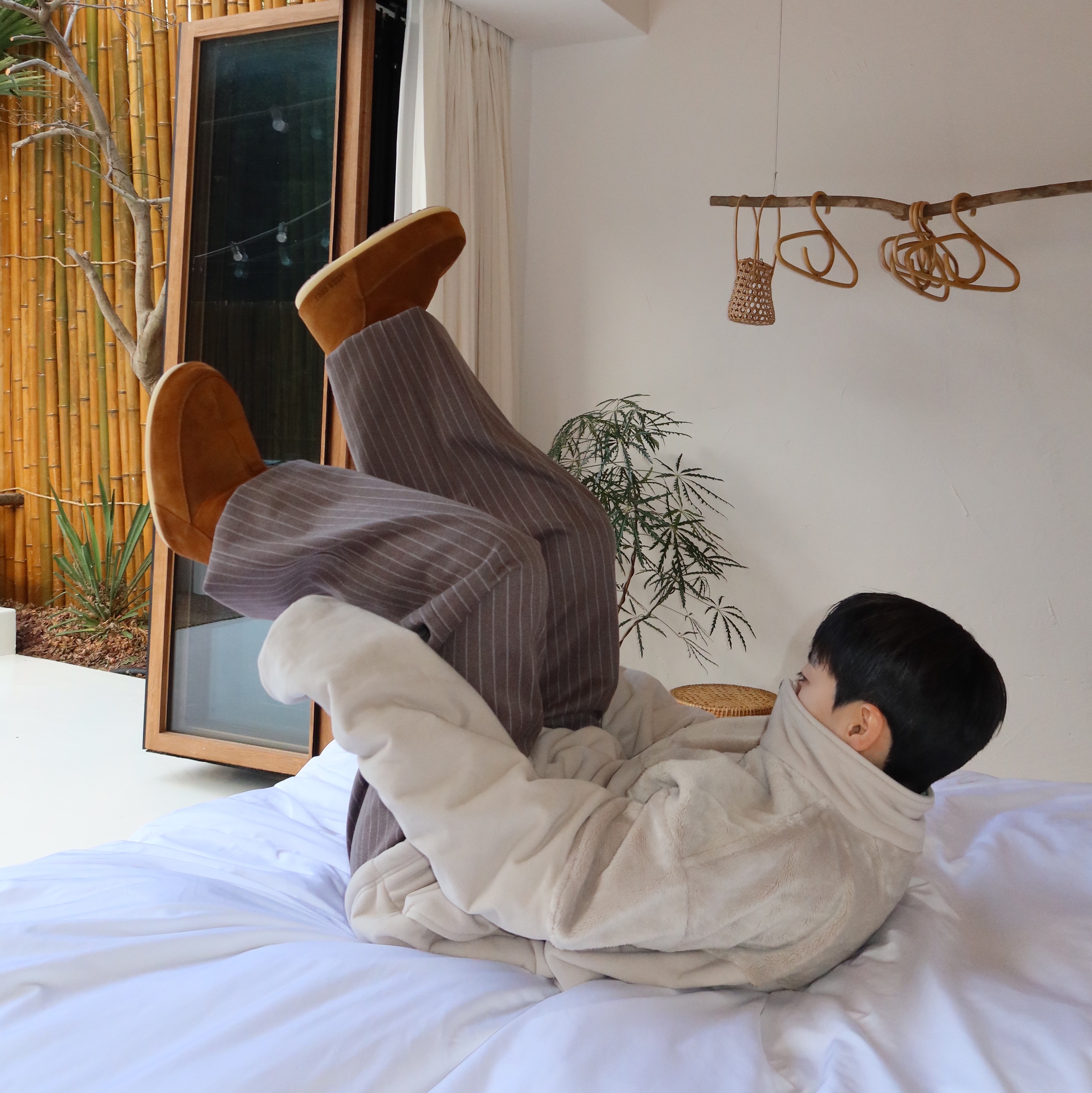 Hono Report Easy Big Pants Oat Stripe, Hono Report Block Half Zip Sheep 착용 스타일 - 4
