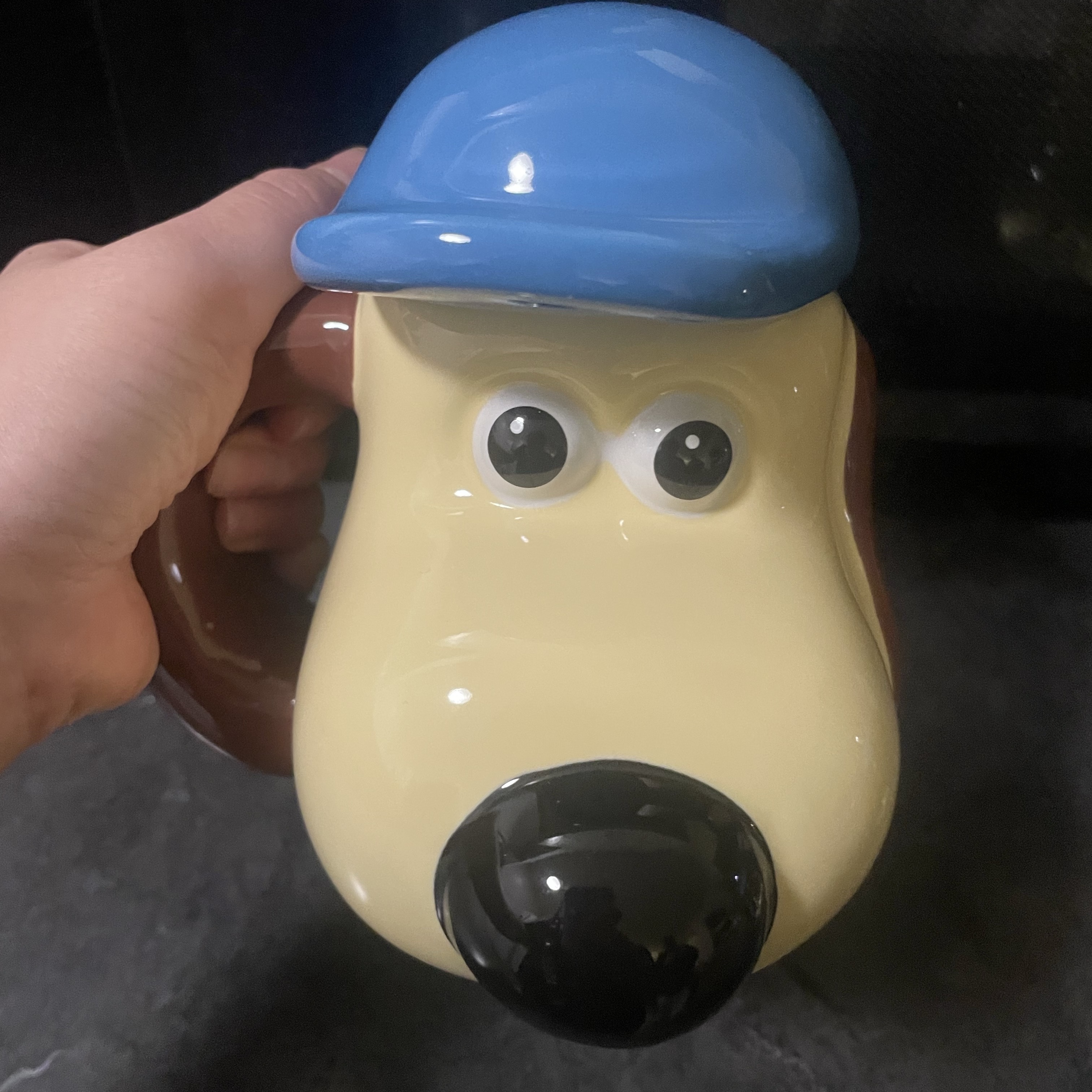 Wallace & Gromit Mug Cup Gromit with a Cap 착용 스타일