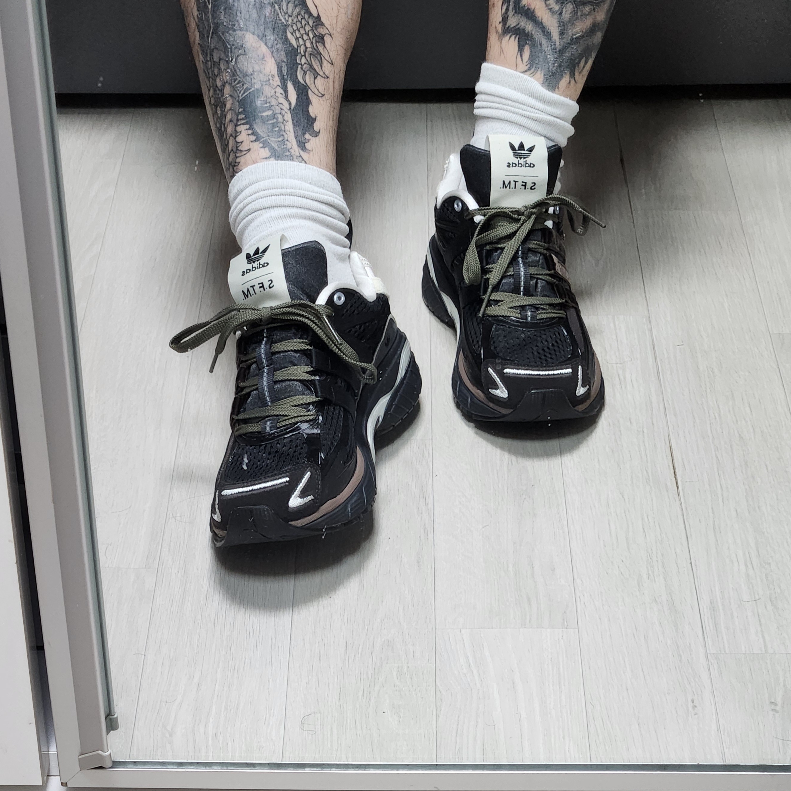 Adidas x Song for the Mute Adistar Cushion Core Black Dark Brown 착용 스타일