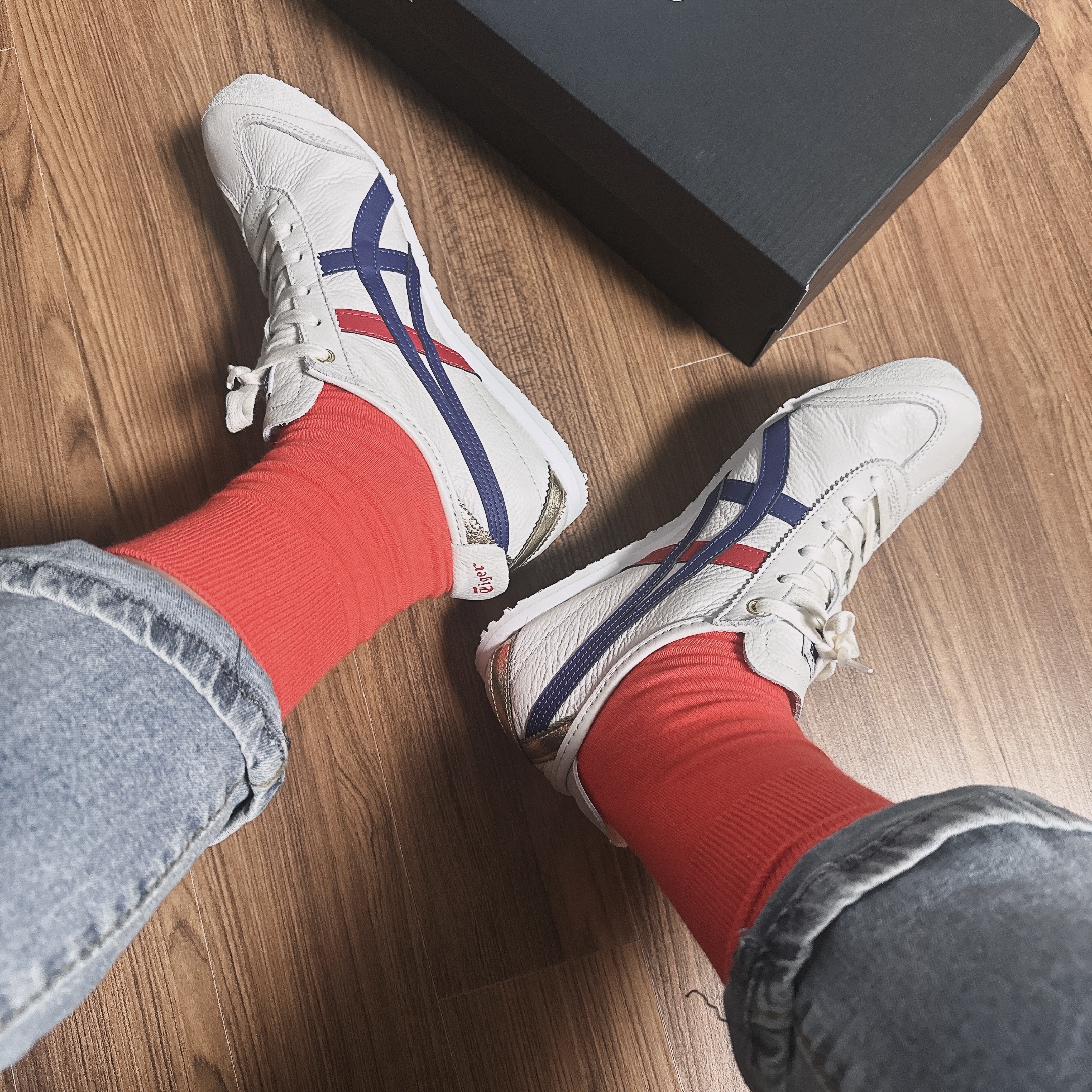 Onitsuka Tiger Mexico 66 White Dark Blue 착용 스타일