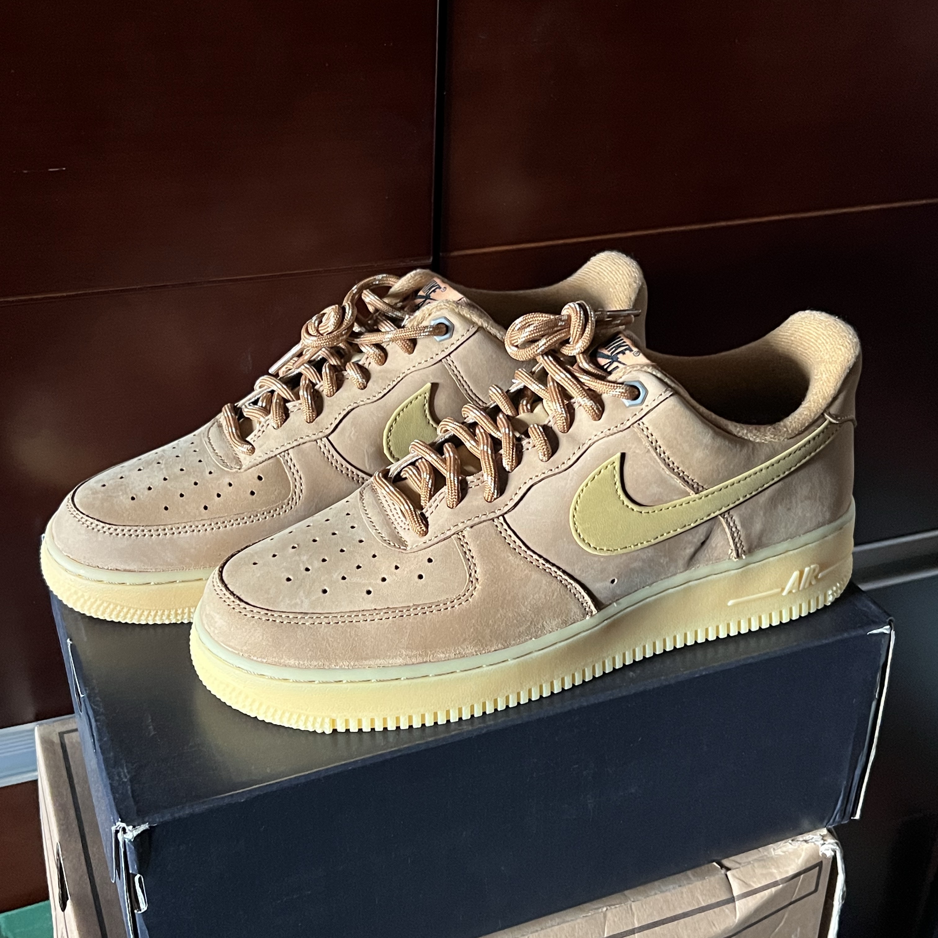 Nike Air Force 1 '07 WB Flax 착용 스타일