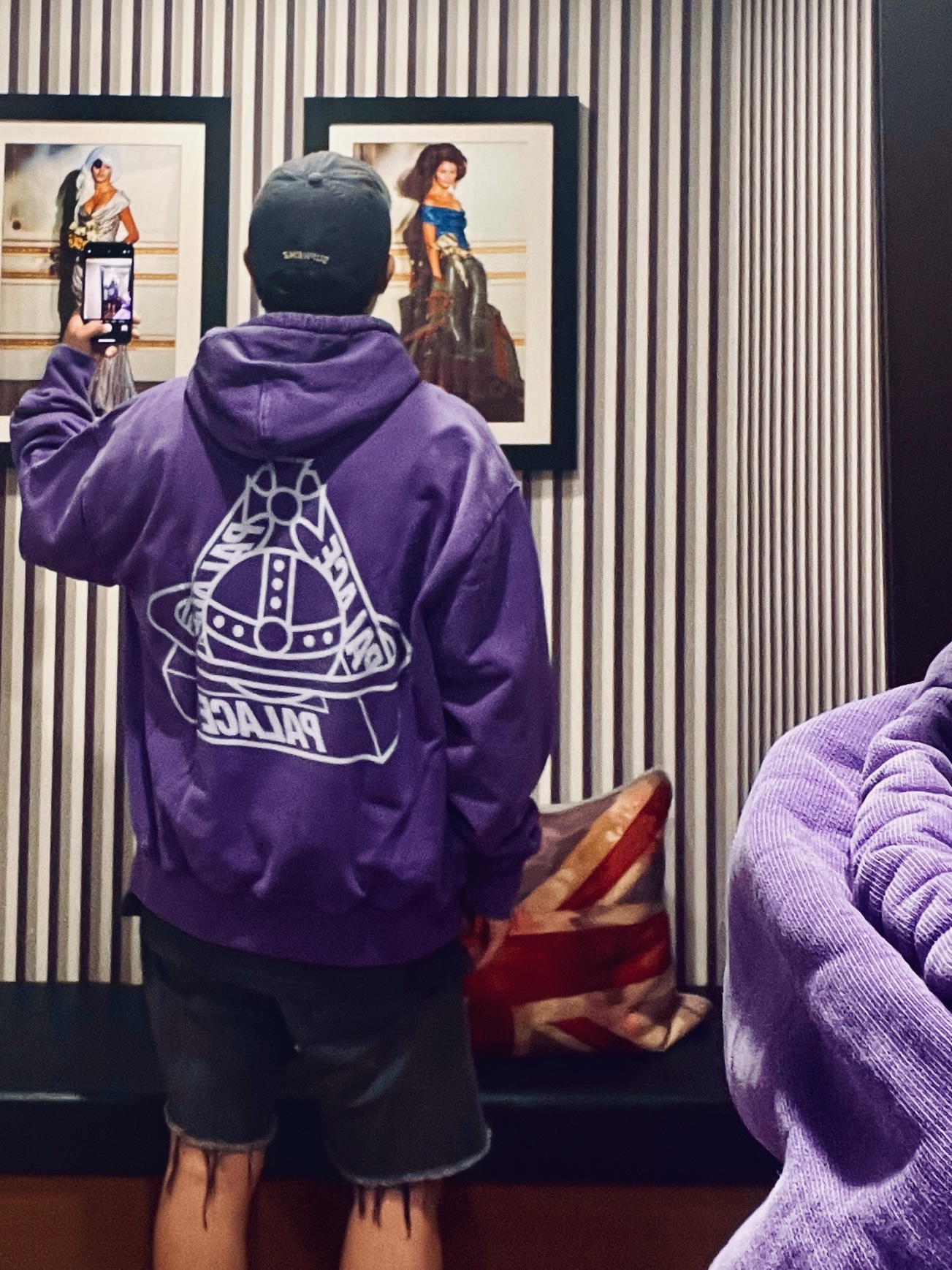 Palace x Vivienne Westwood Hood Purple - 24FW, Supreme Bleached Chino 6-Panel Navy - 24FW 착용 스타일