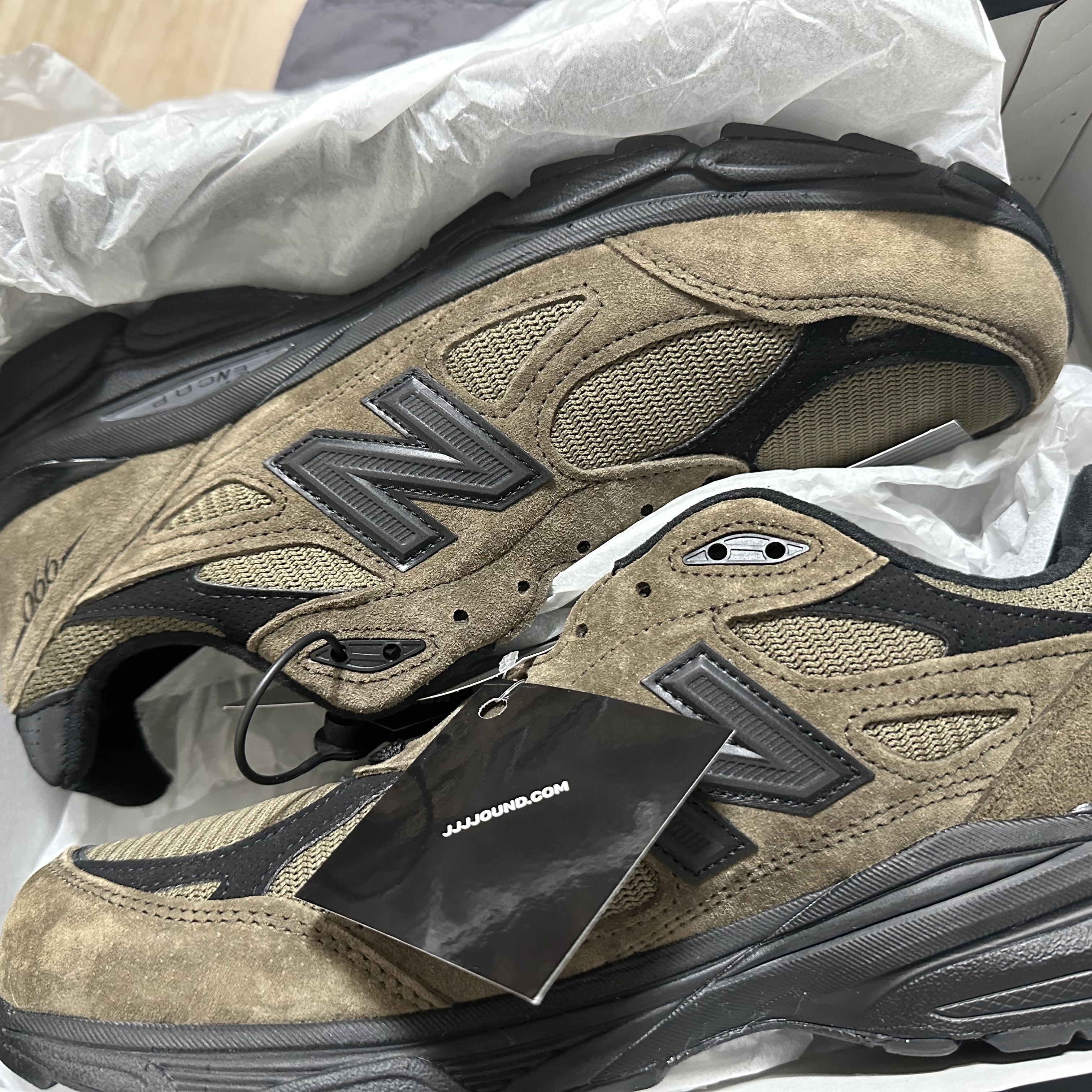 New Balance x JJJJound 990v3 Brown Black 착용 스타일