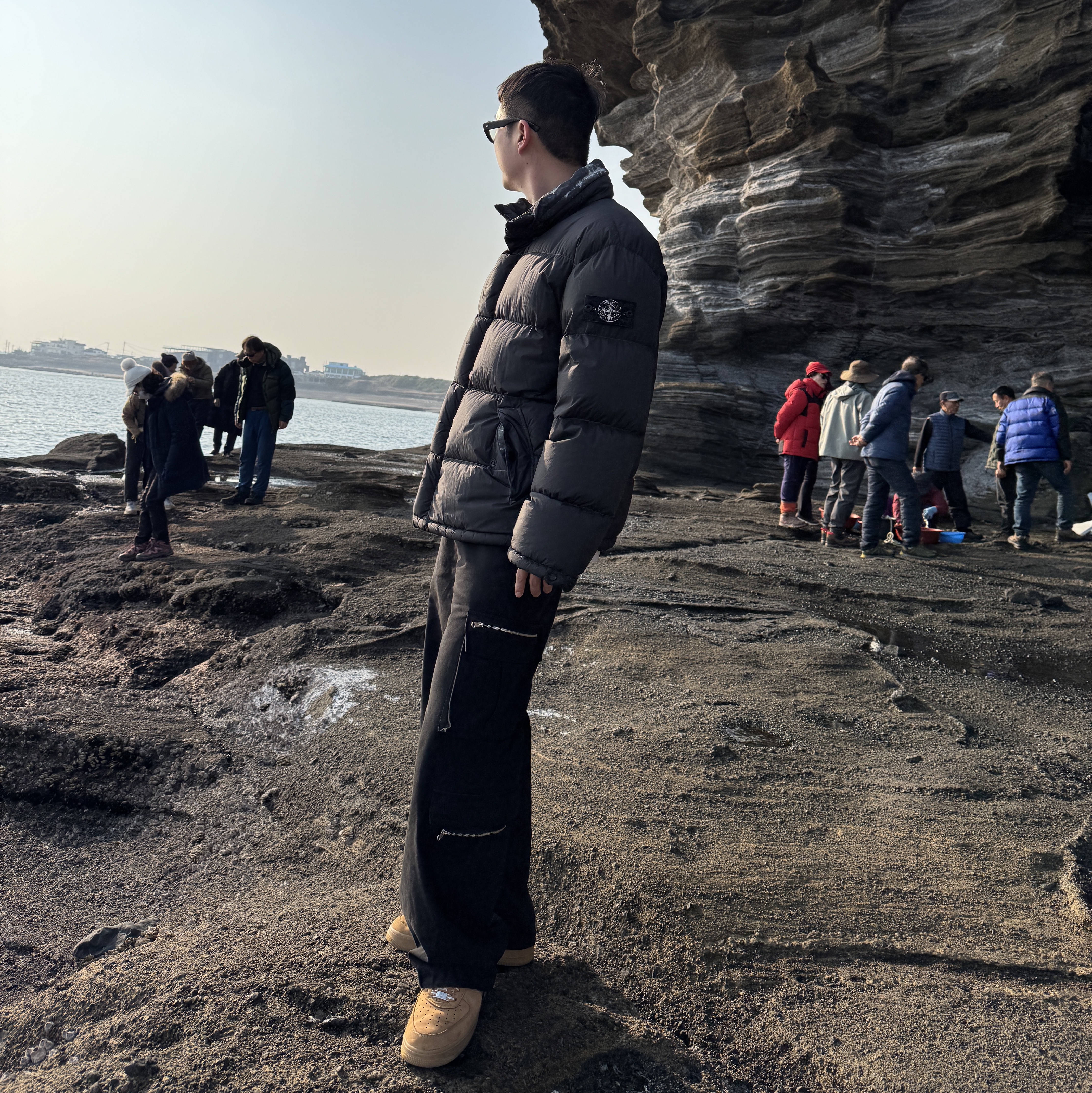 Supreme x Stone Island Painted Camo Crinkle Down Jacket Black - 20FW, Nike x Supreme Air Force 1 Low Flax 착용 스타일 - 1