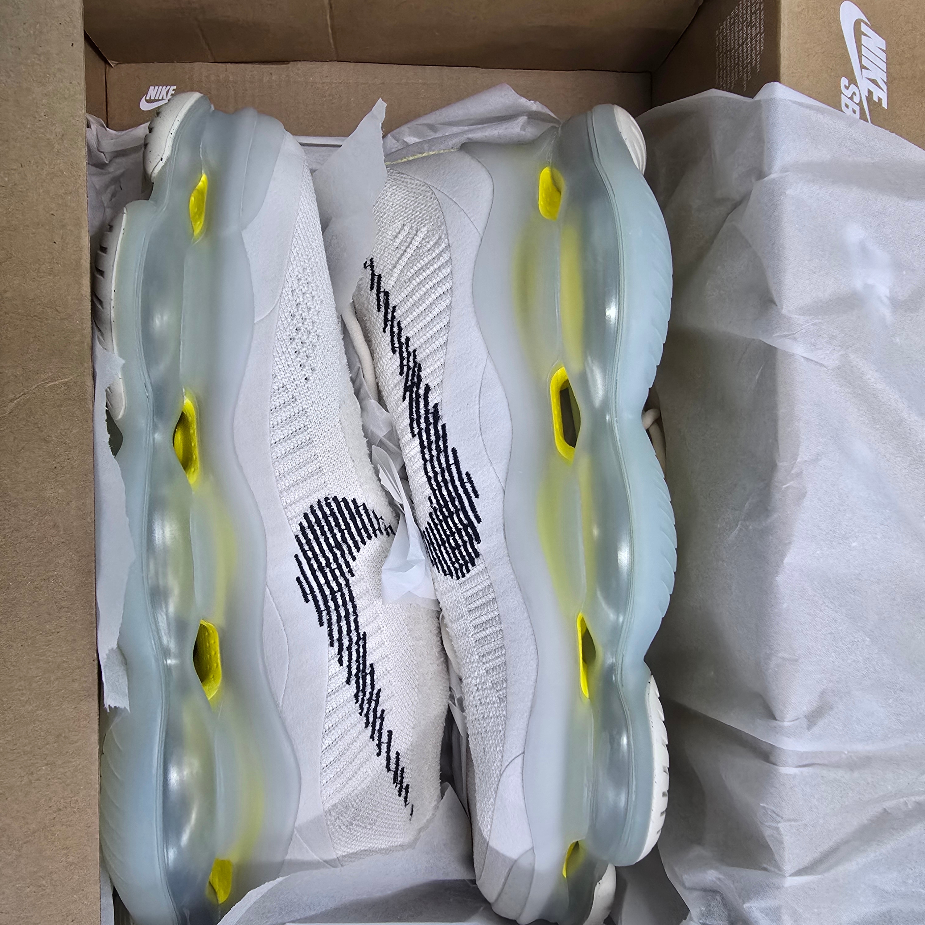 Nike Air Max Scorpion Flyknit Lemon Wash 착용 스타일 - 1