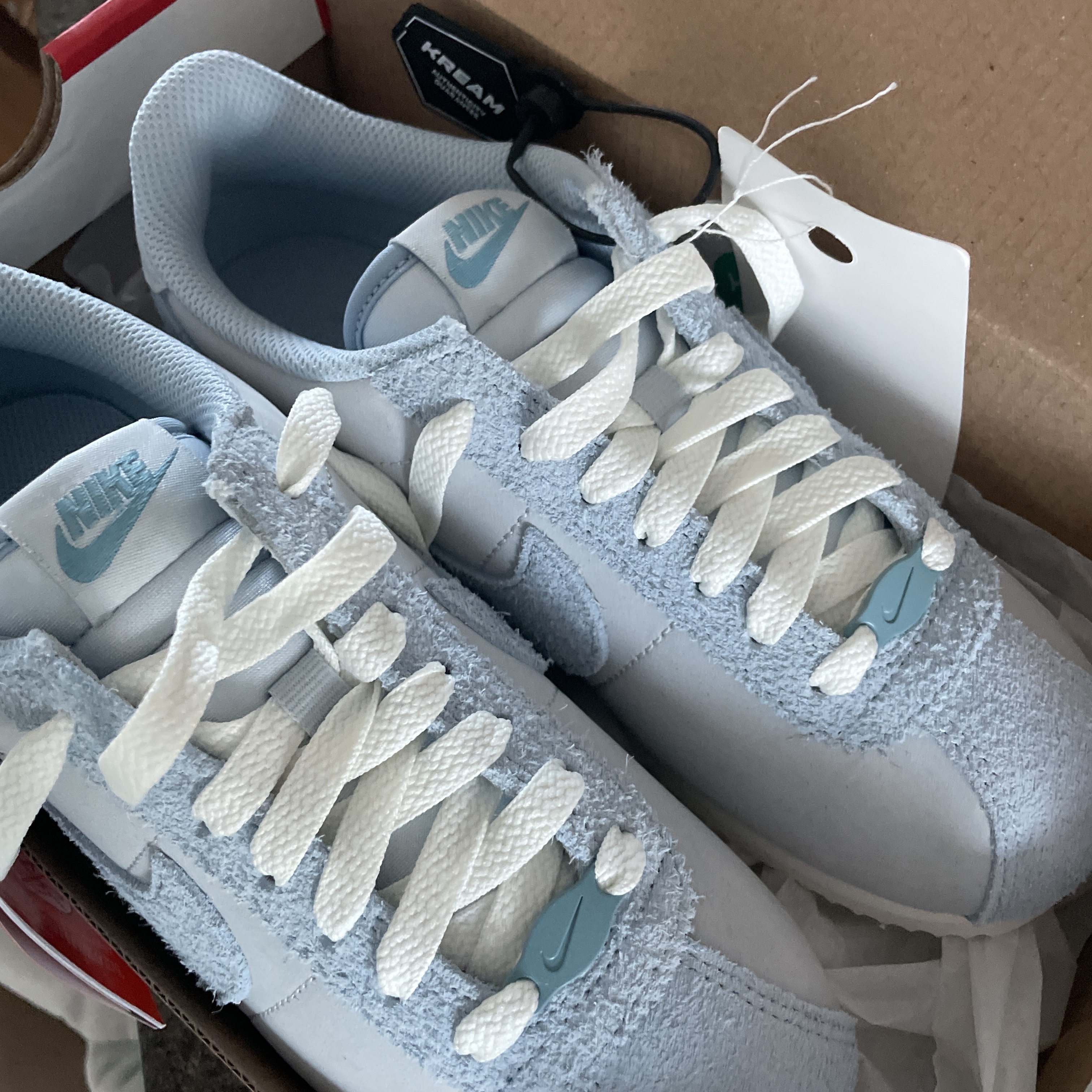 (W) Nike Cortez Premium Leather Pure Platinum Denim 착용 스타일