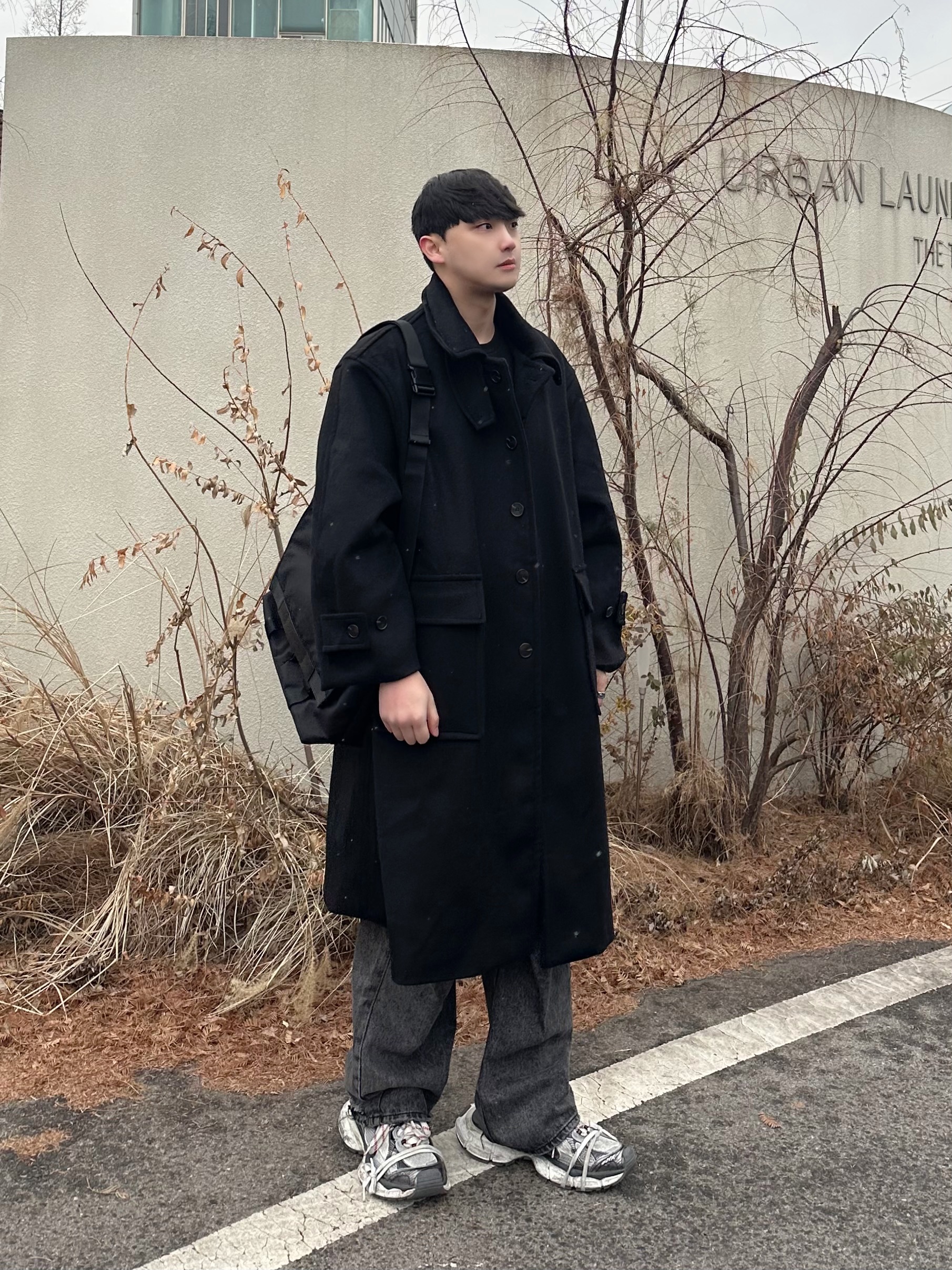 Balenciaga 3XL Sneakers Grey White Red 착용 스타일 - 2