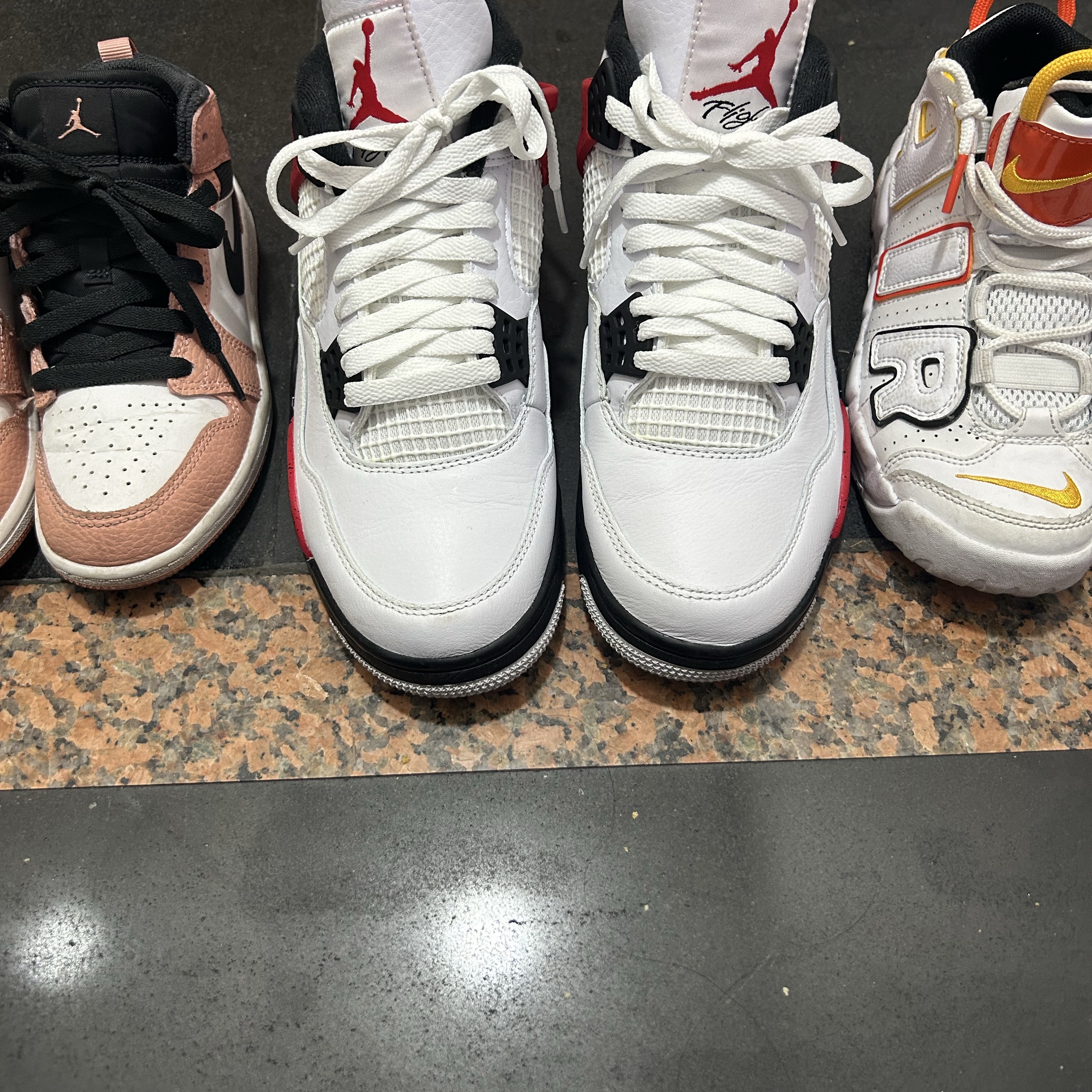 Jordan 4 Retro Red Cement 착용 스타일
