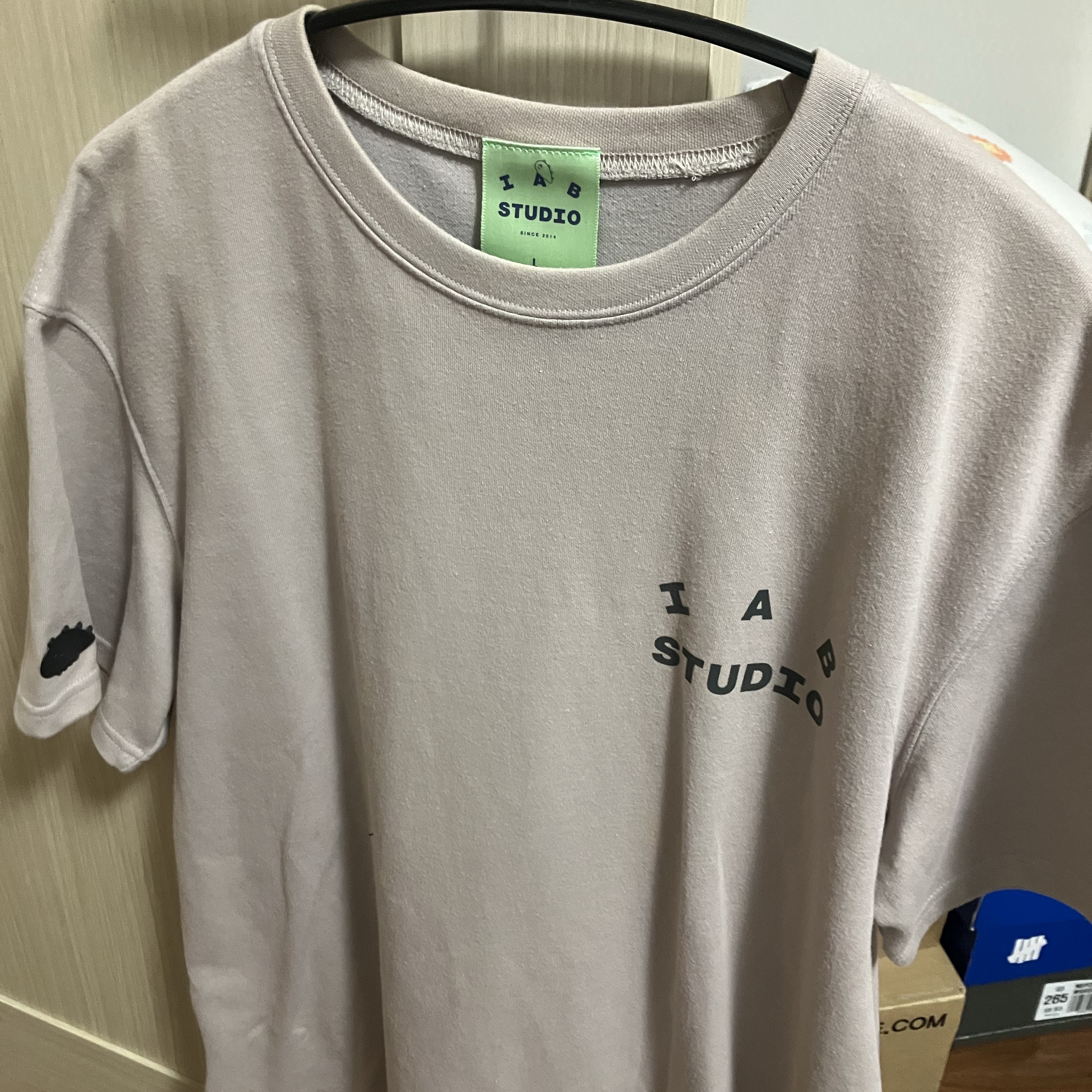 IAB Studio x Niniz T-Shirt 착용 스타일