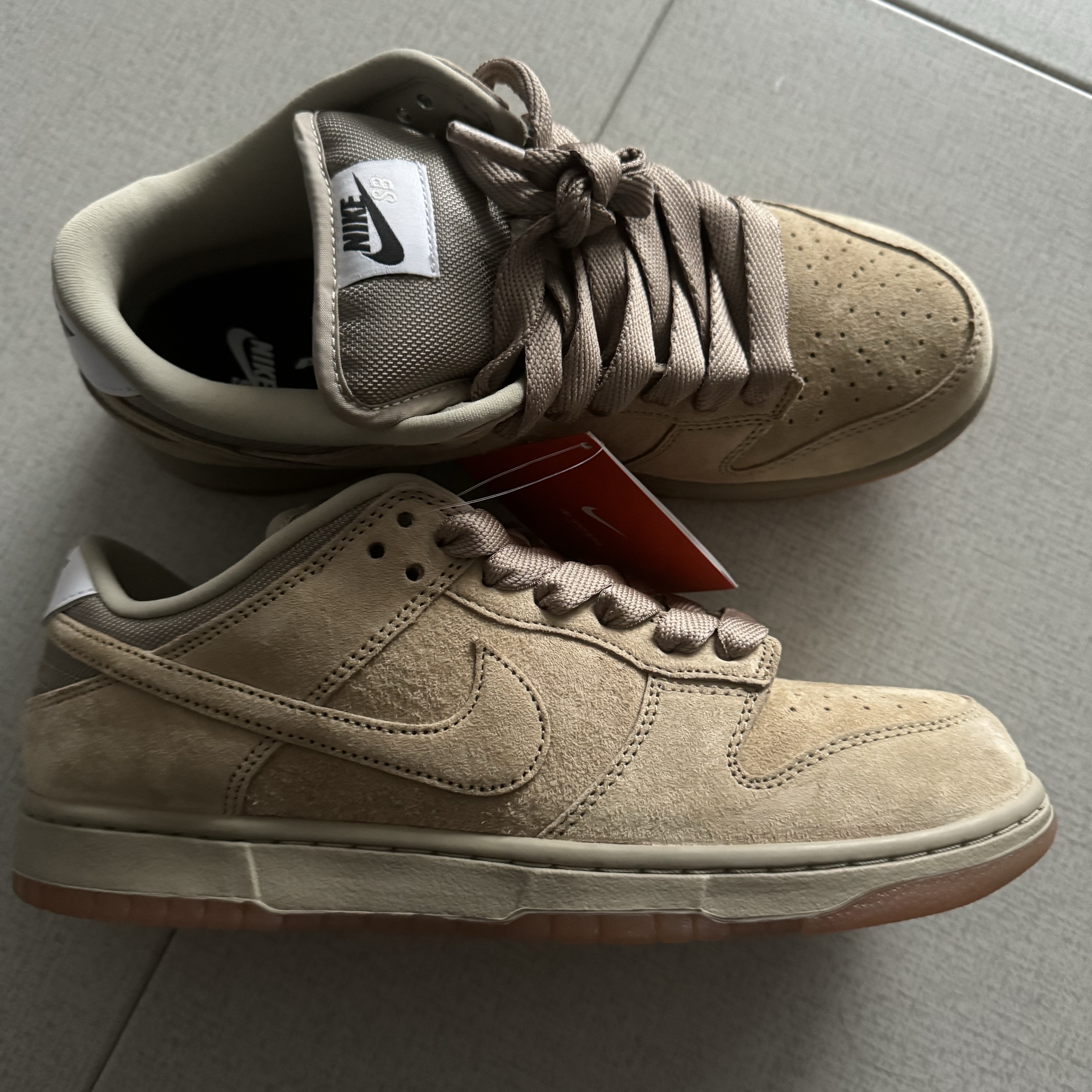 Nike SB Dunk Low Pro B Parachute Beige 착용 스타일