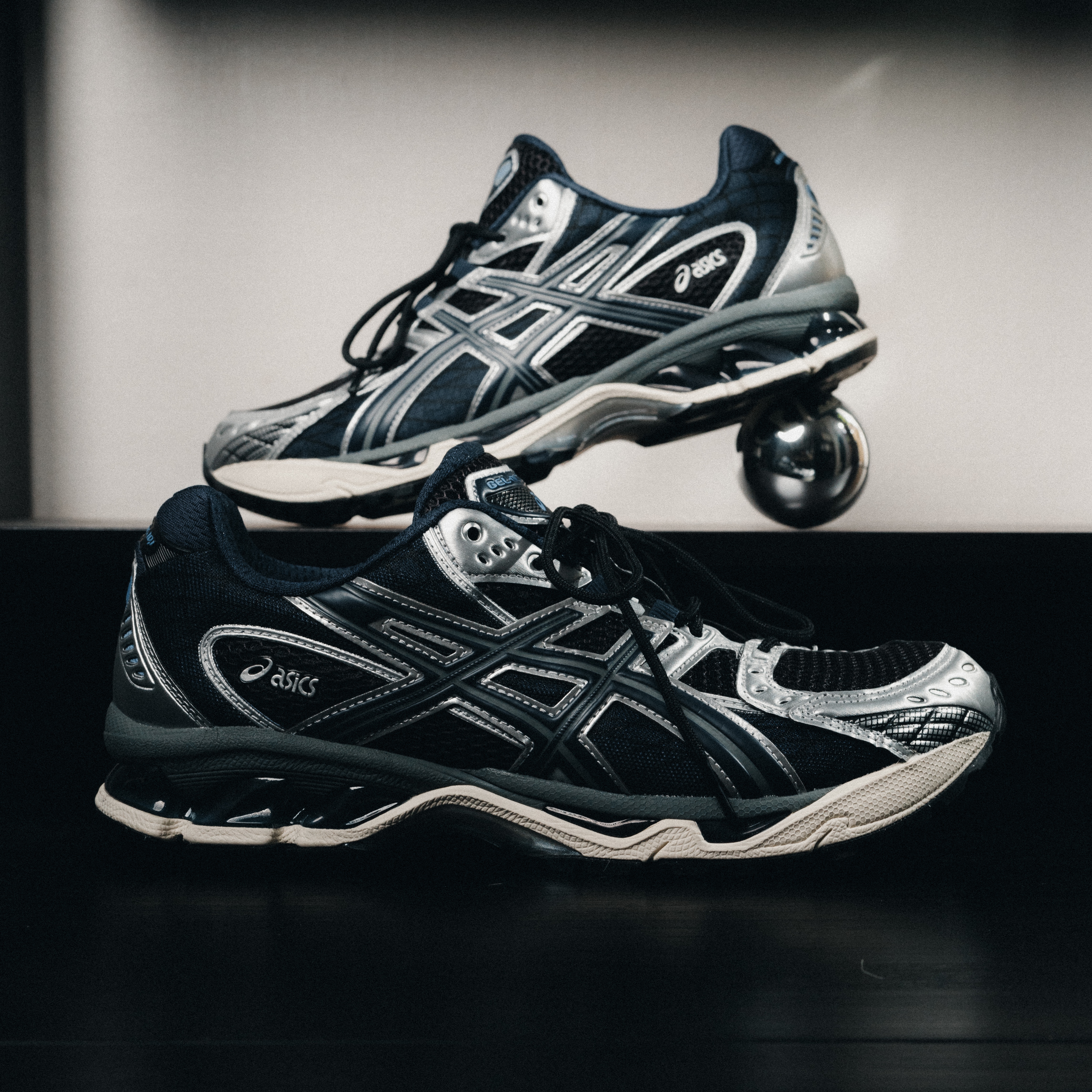Asics Gel-Nimbus 10.1 Black Midnight 착용 스타일 - 3