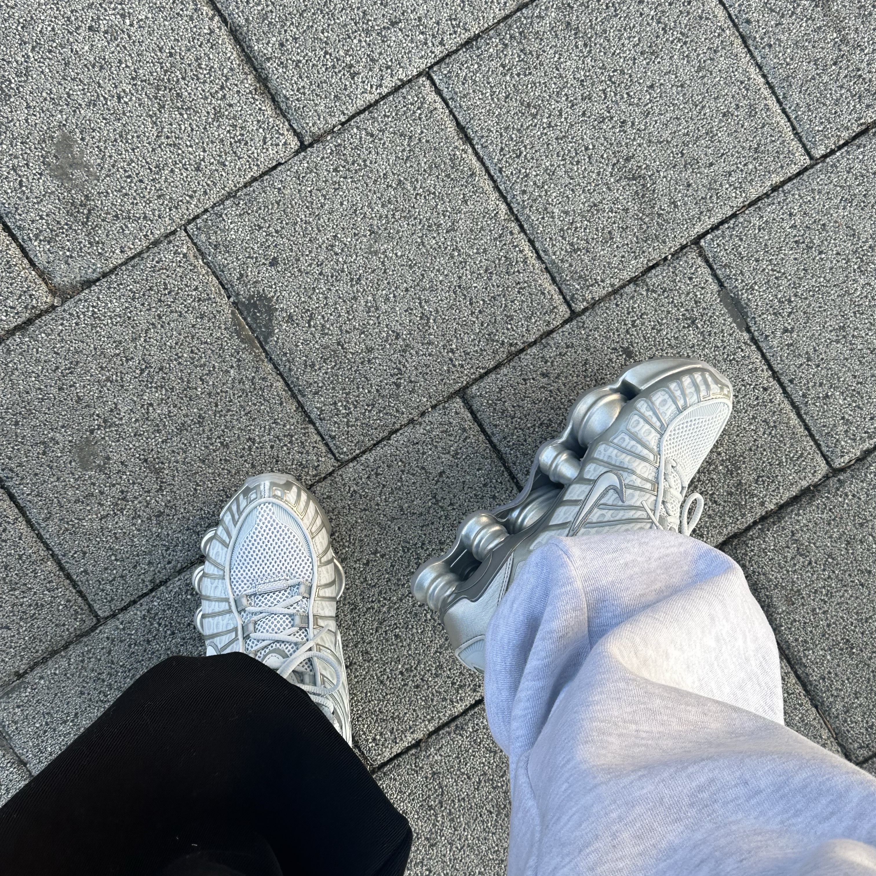 (W) Nike Shox TL Pure Platinum and Metallic Silver 착용 스타일