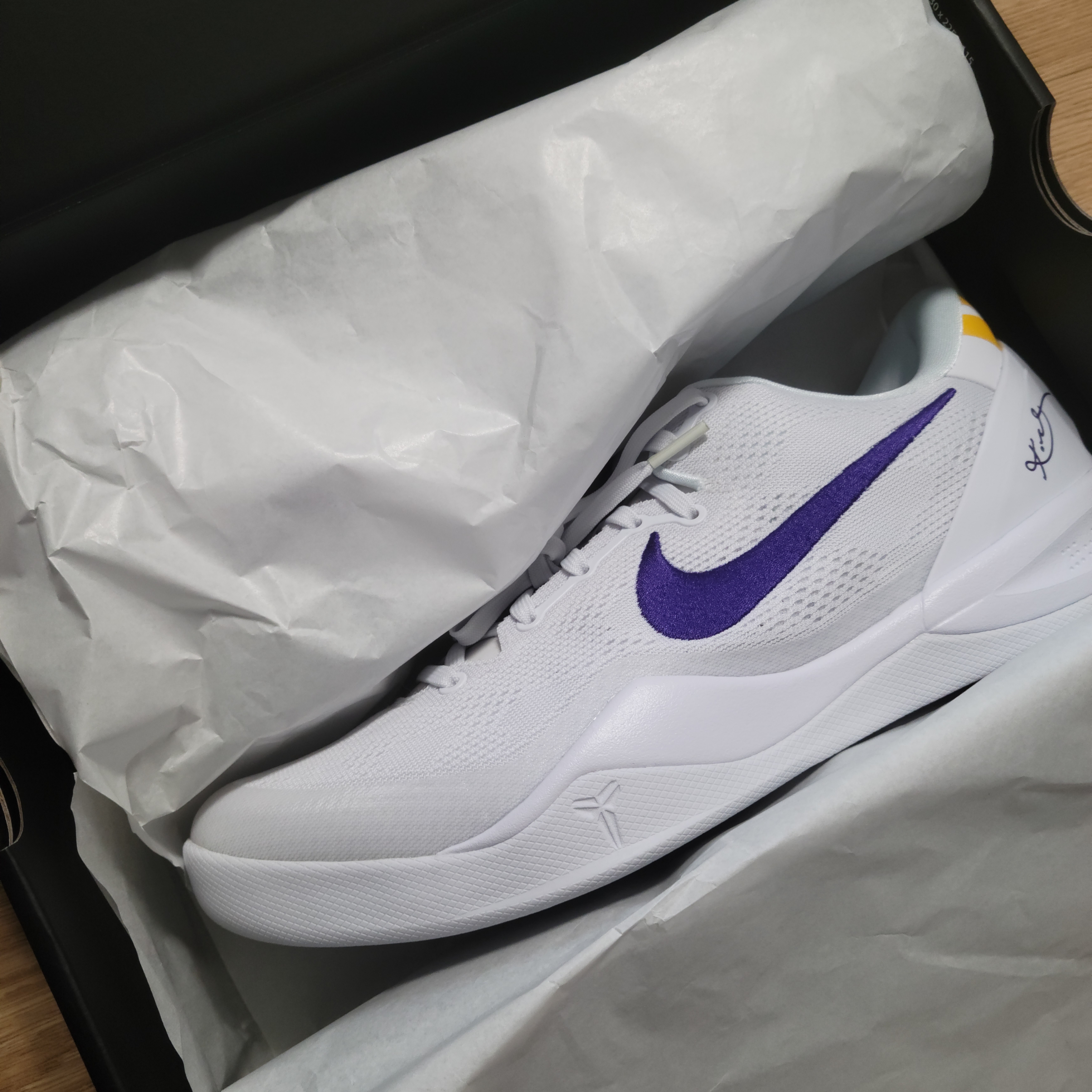 Nike Kobe 8 Protro White and Court Purple 착용 스타일