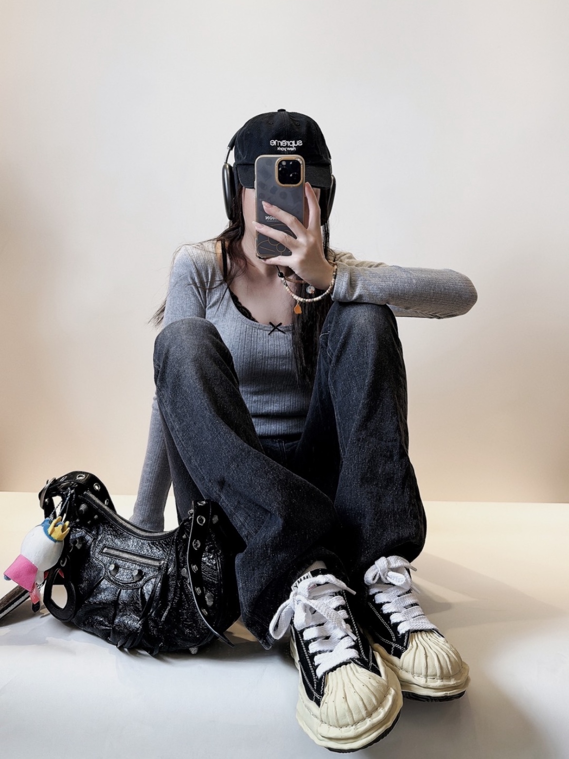 Maison Mihara Yasuhiro Blakey VL OG Sole Canvas Low-top Sneakers Black, Apple AirPods Max Lightning Space Gray (Korean Ver.) 착용 스타일 - 1
