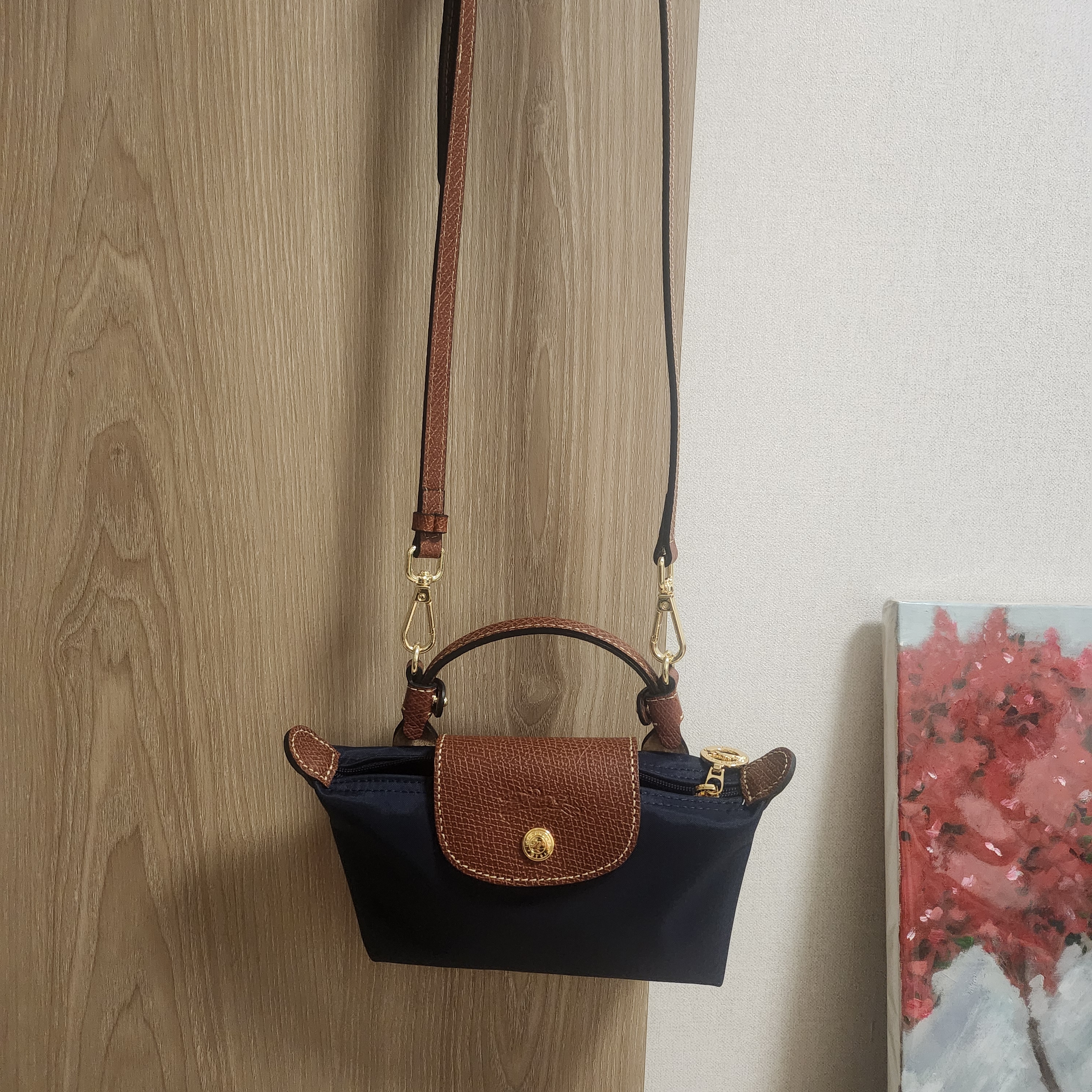 Longchamp Le Pliage Original Handle Pouch Blue Navy 착용 스타일