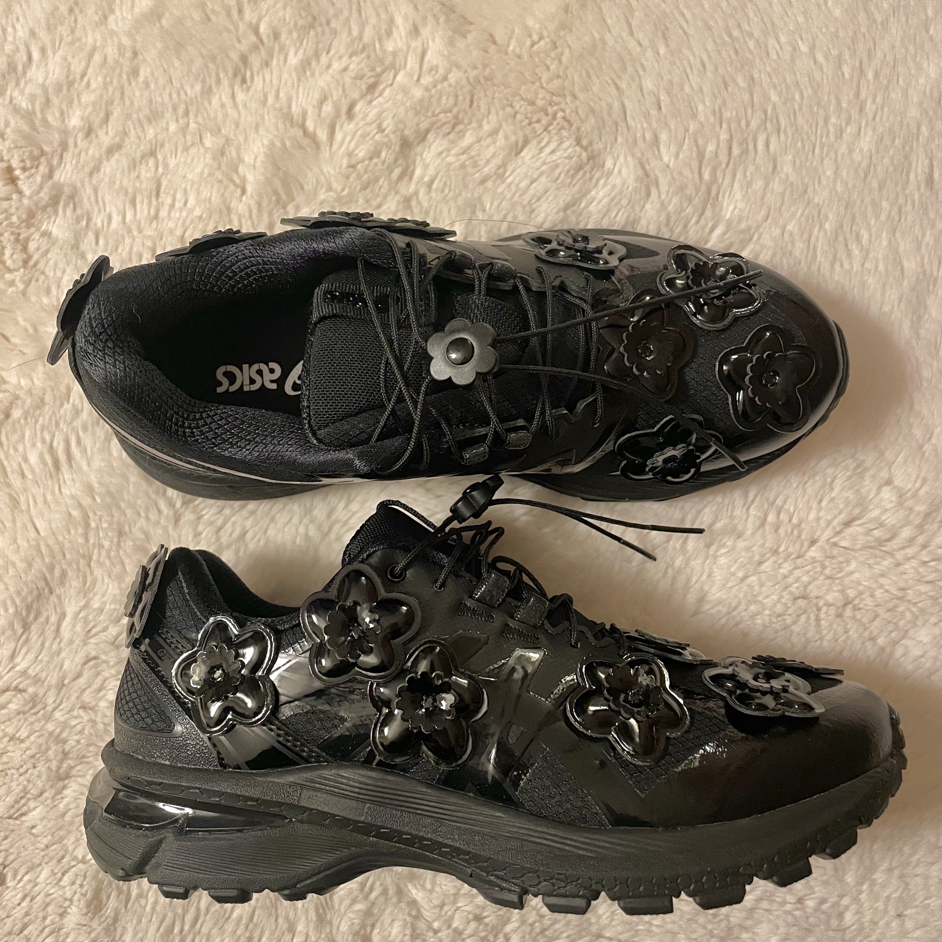 Asics x Cecilie Bahnsen Gel-Terrain Black 착용 스타일