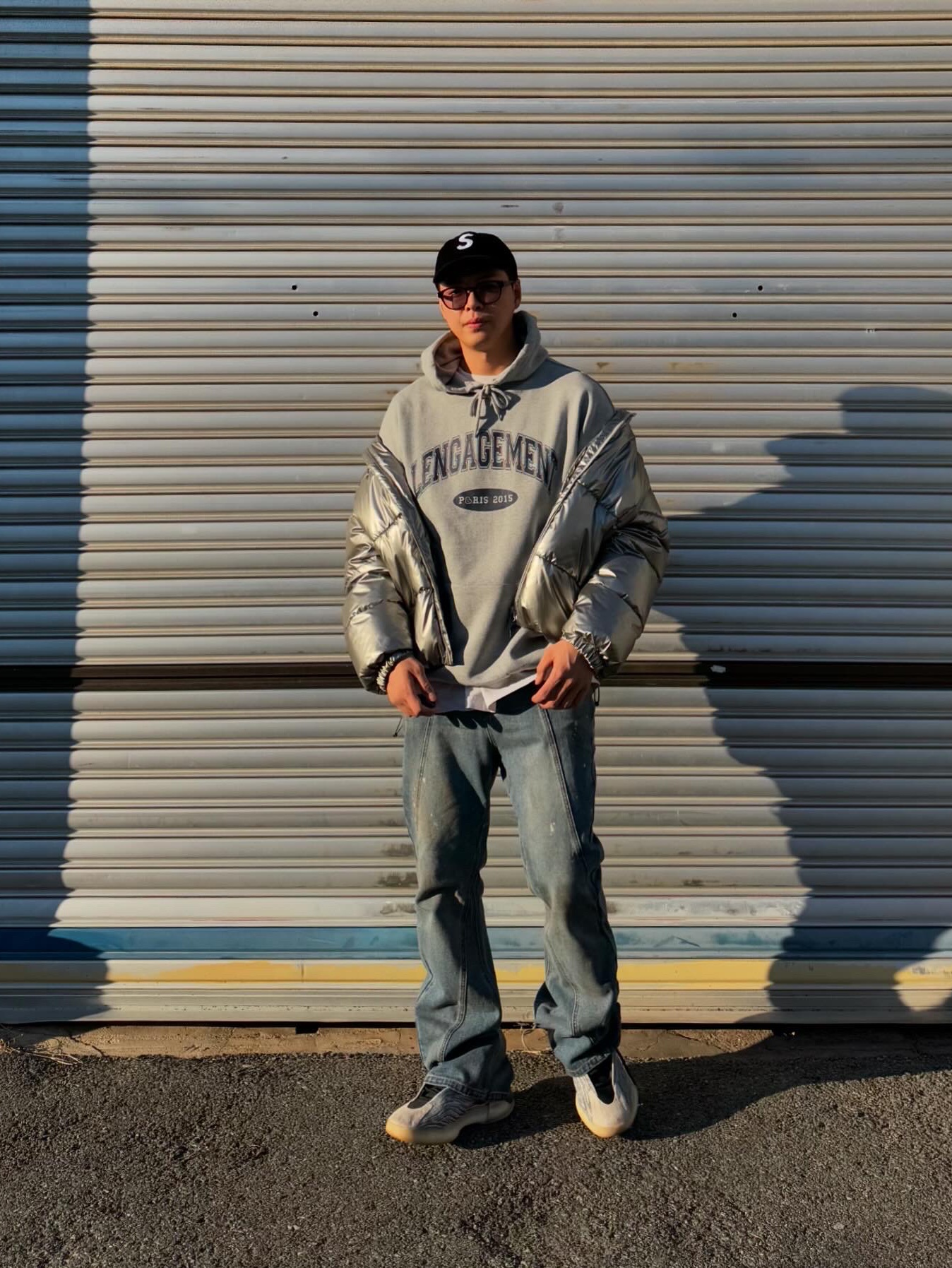 Supreme Corduroy S Logo 6-Panel Black - 24FW, Adidas Yeezy QNTM Lifestyle 착용 스타일 - 3