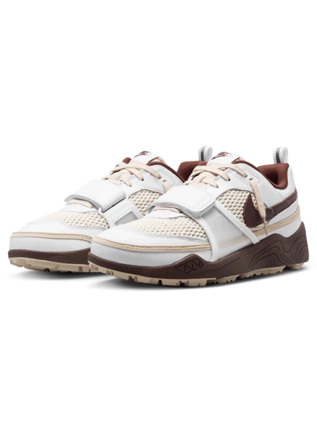 Nike x Travis Scott Zoom Field Jaxx White and Light Chocolate 착용 스타일 - 5