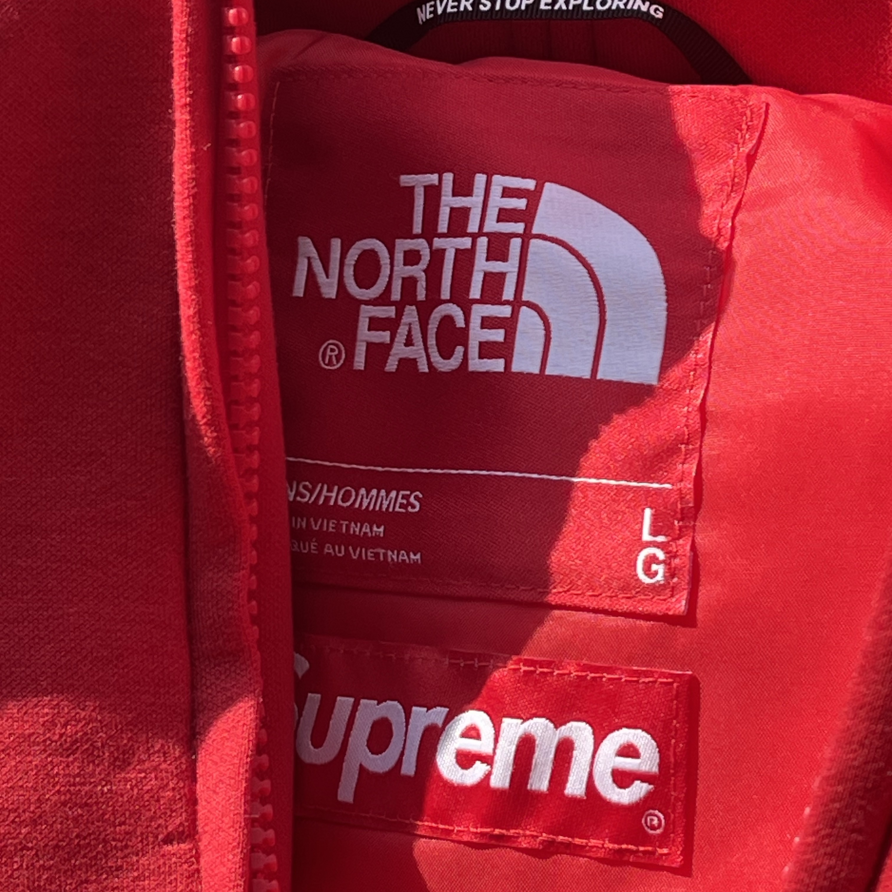 Supreme x The North Face Down Zip Up Hooded Sweatshirt Red - 24FW 착용 스타일 - 4