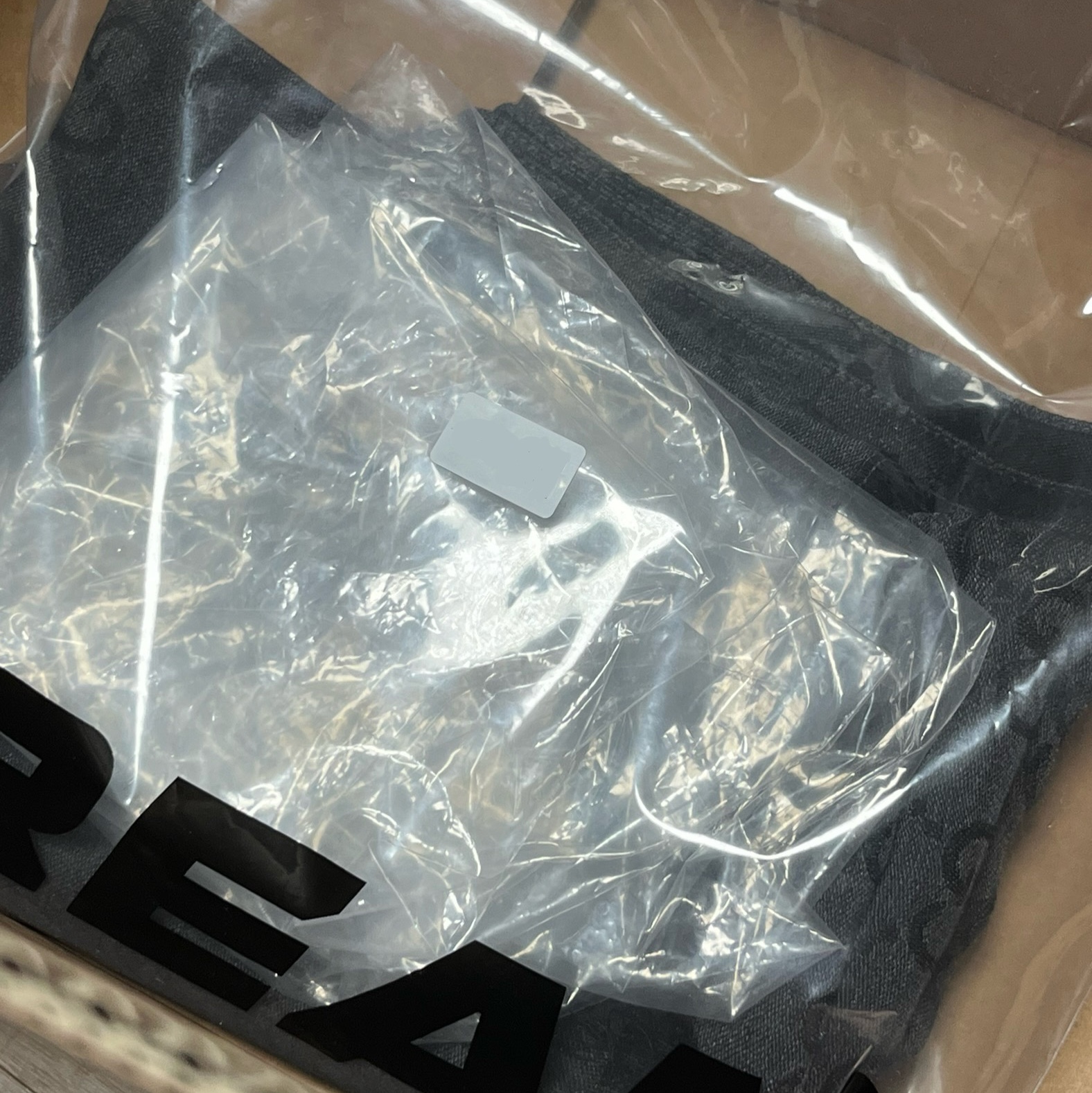 (W) Gucci Microssima GG Wool Silk Scarf Black 착용 스타일