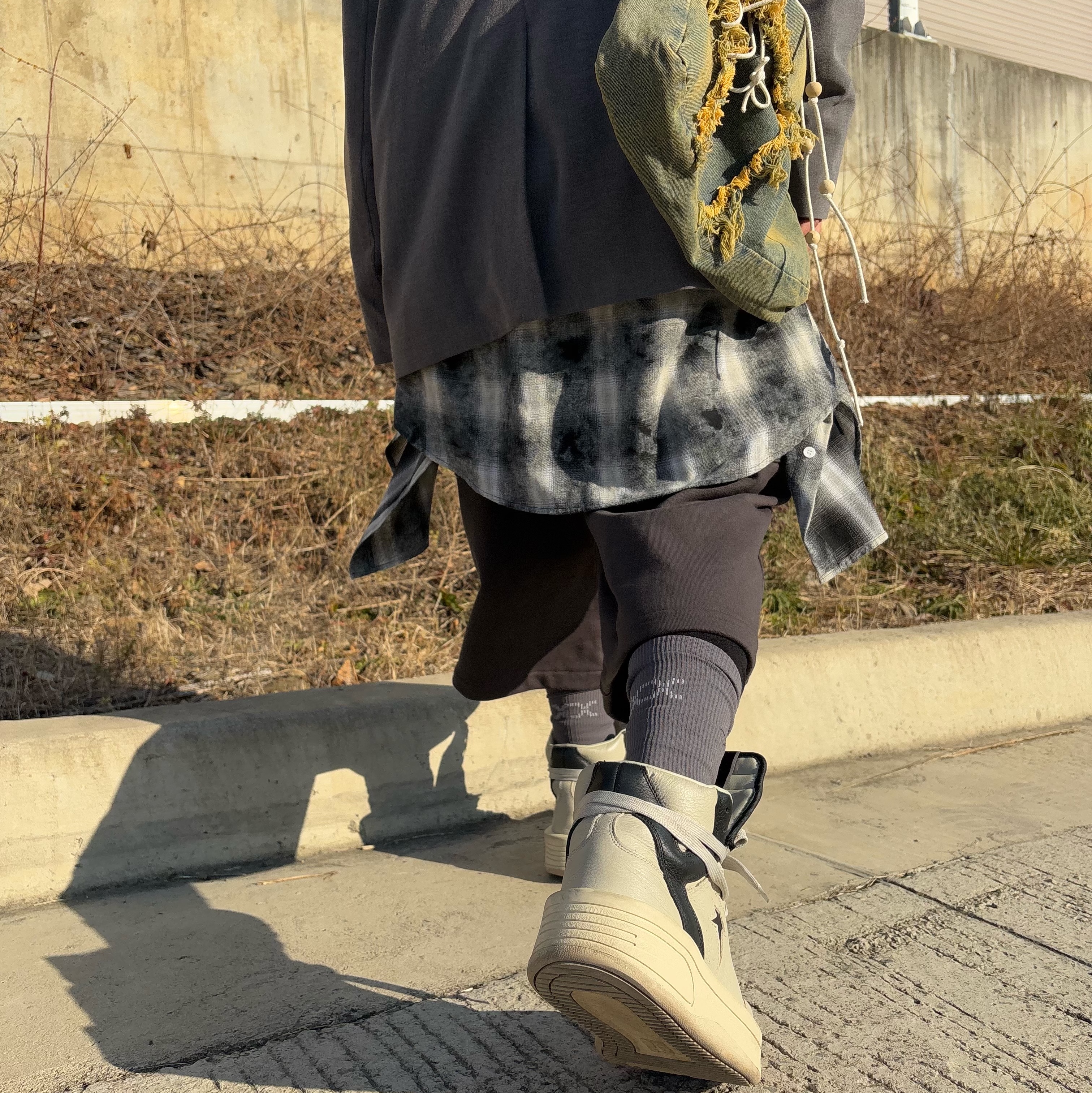 Converse x Drkshdw Turbowpn Pelican, Permanent Archive Bleached Check Shirt Black & White 착용 스타일 - 3