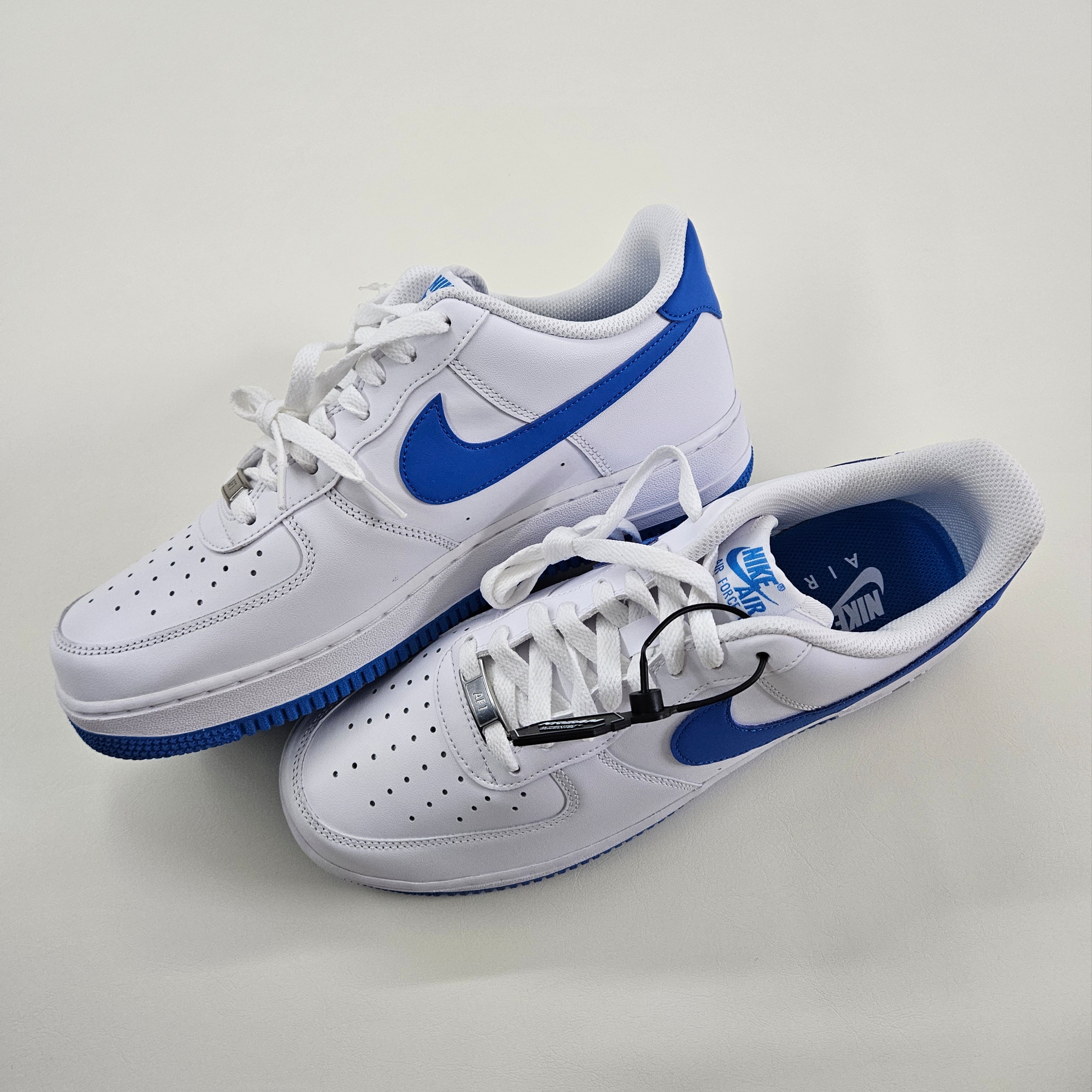 Nike Air Force 1 '07 White Photo Blue 착용 스타일