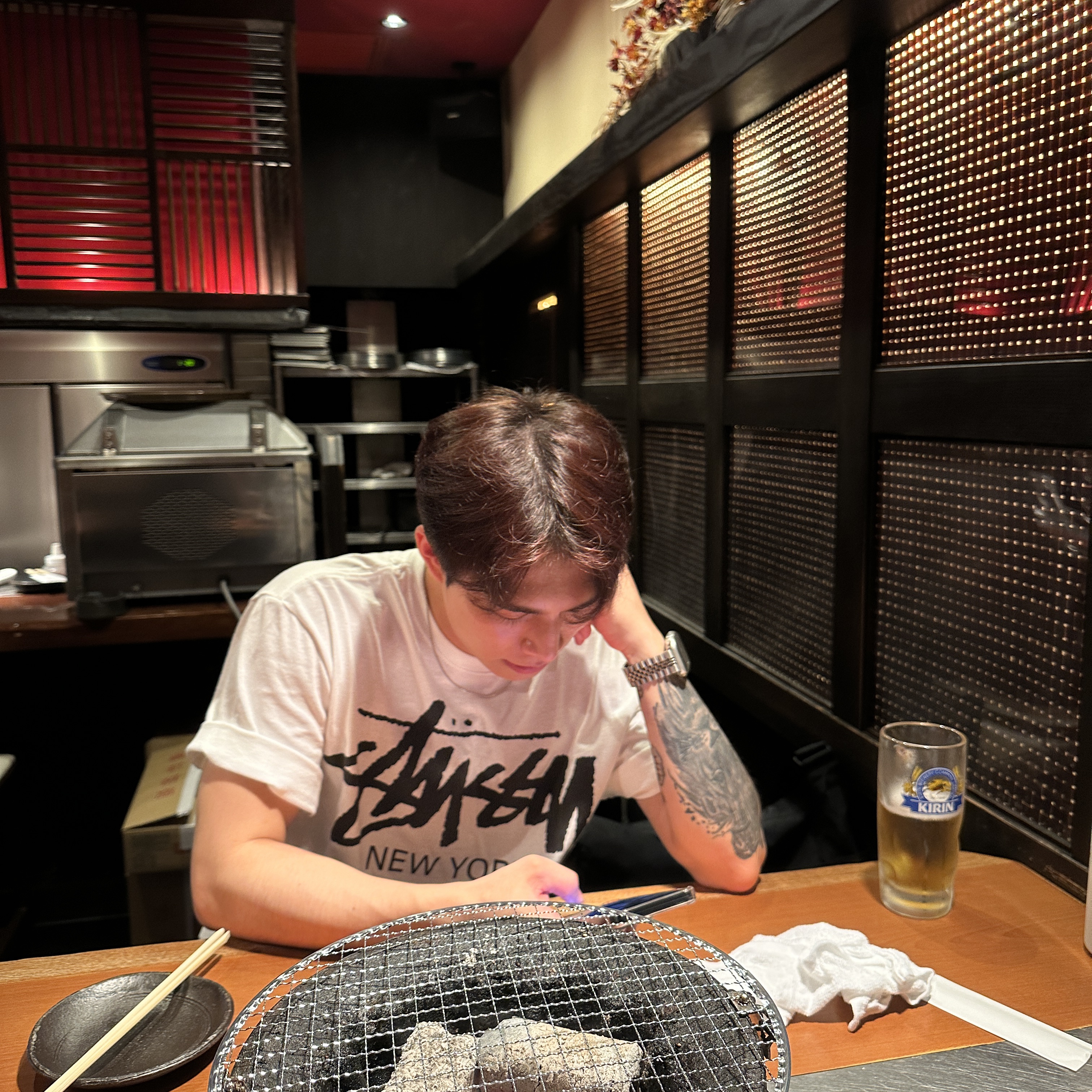 Stussy World Tour T-Shirt White 2024,2025 착용 스타일 - 2