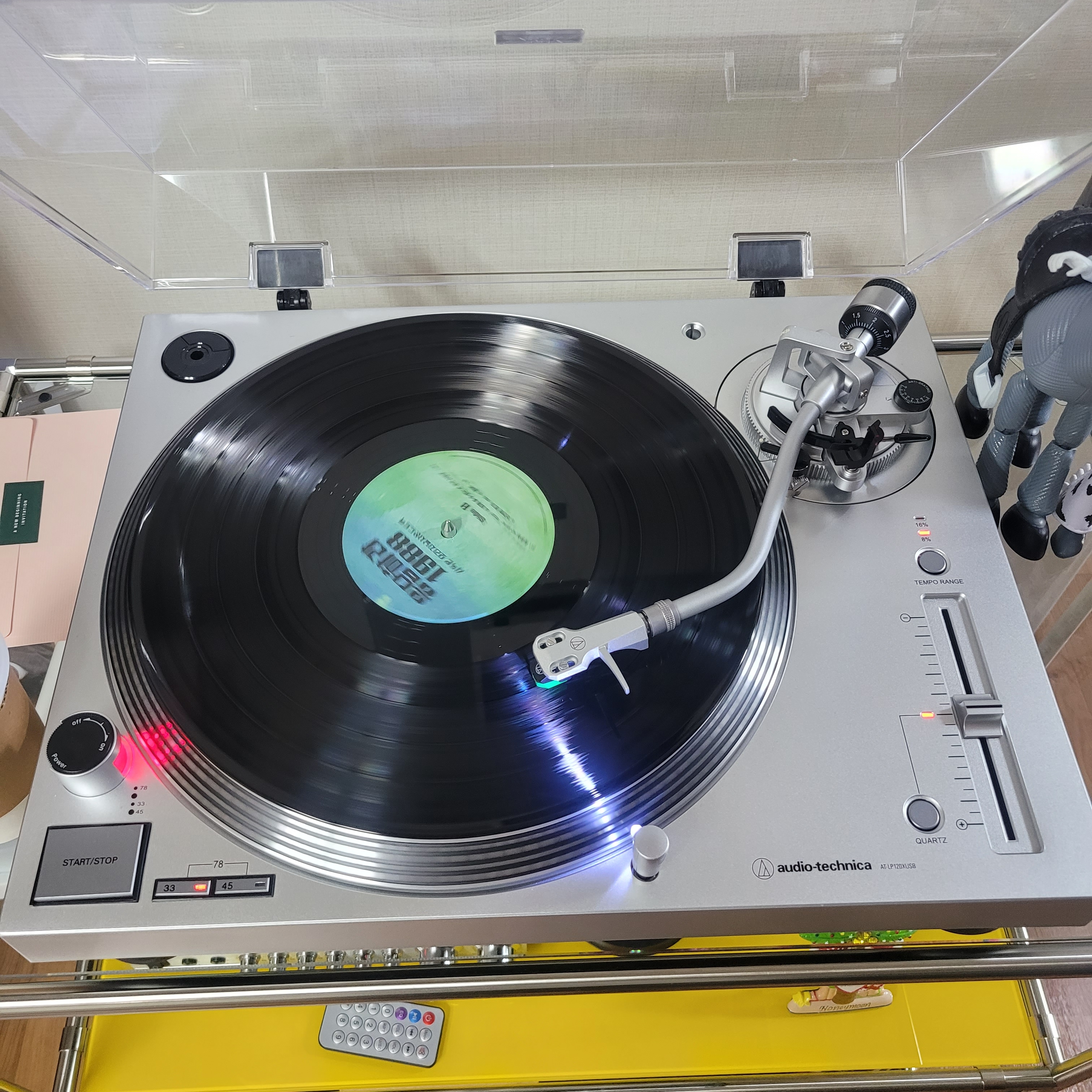 Reply 1988 Director’s Cut OST Black (2LP) 착용 스타일