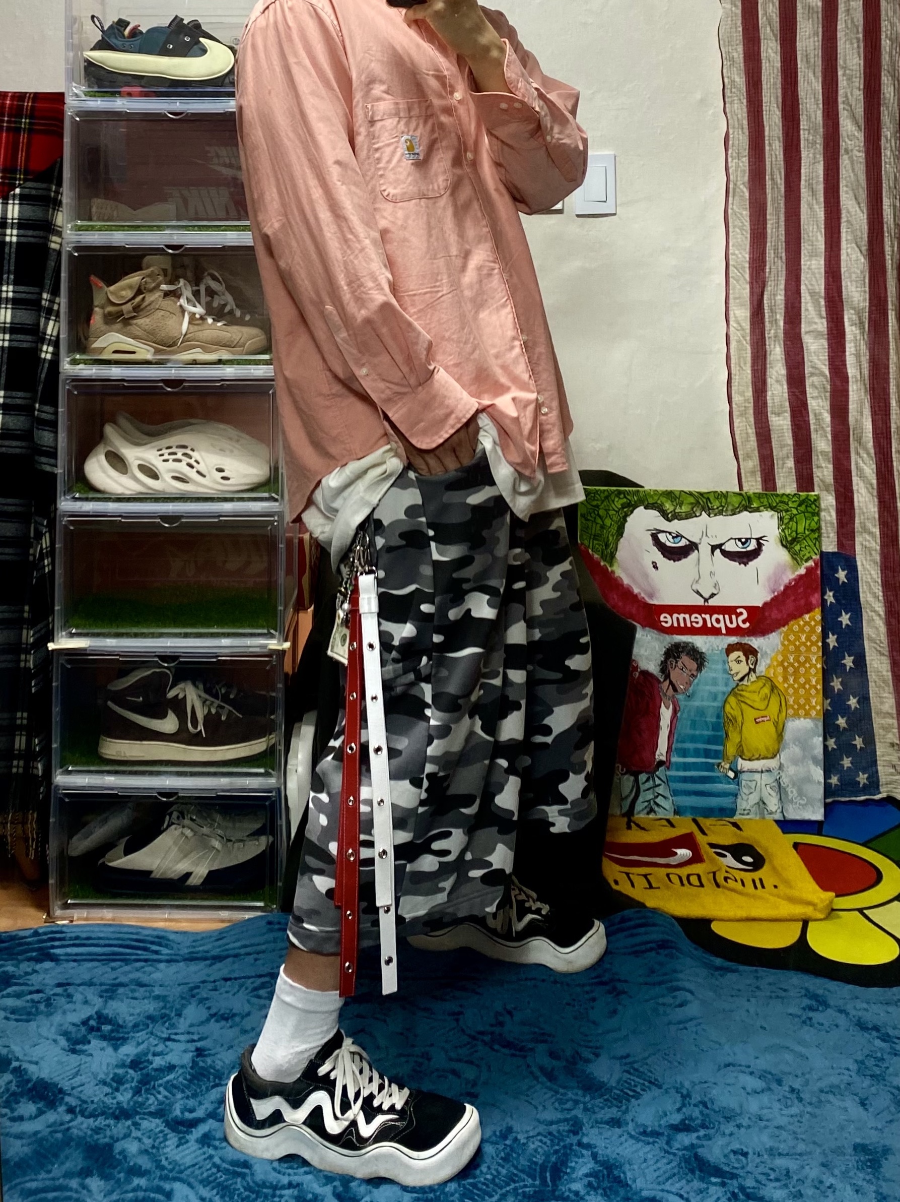 Kinchi x Yiyae Bone Mule Camel, MJD Side Snap Wide Sweatshorts City Camo 착용 스타일 - 3