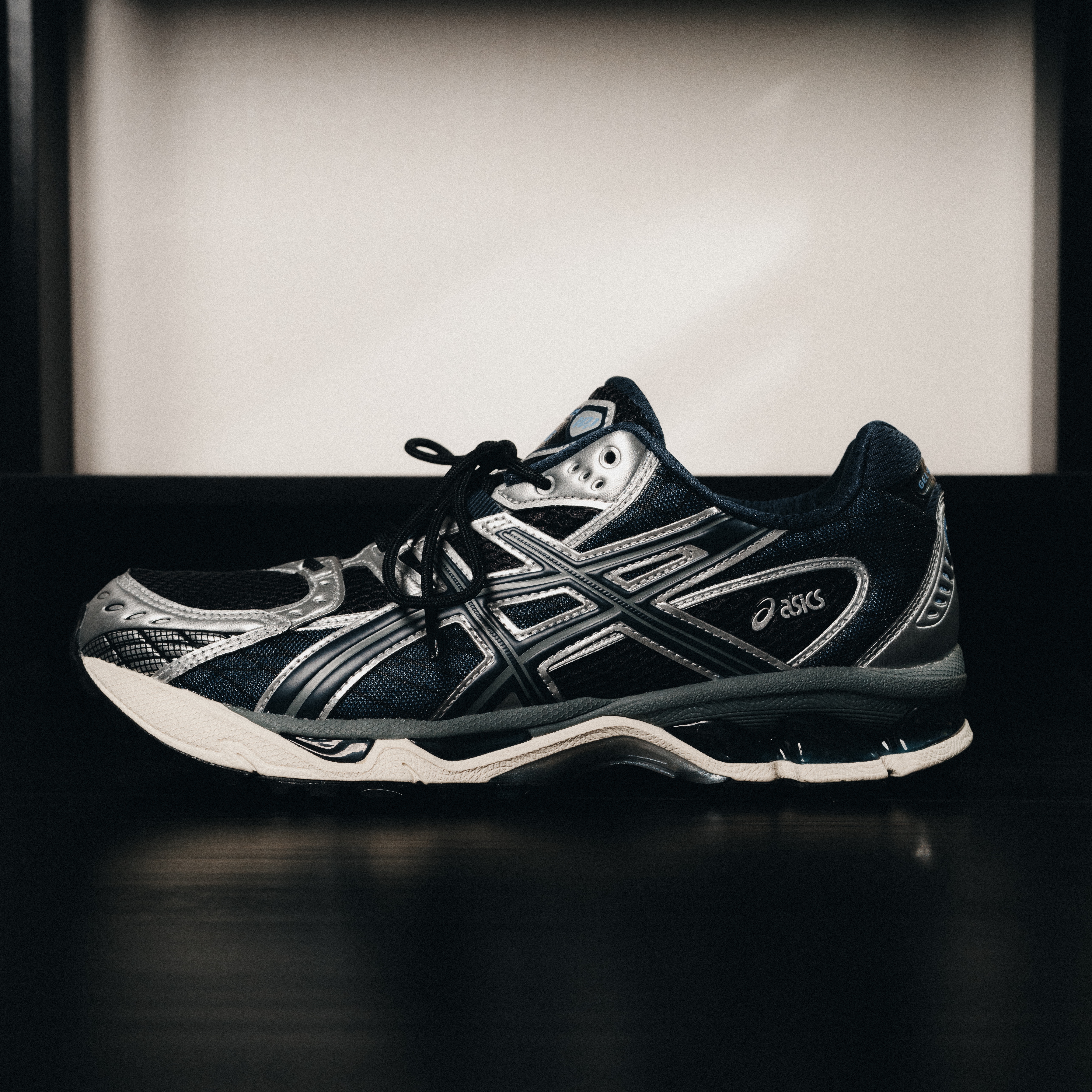Asics Gel-Nimbus 10.1 Black Midnight 착용 스타일 - 6