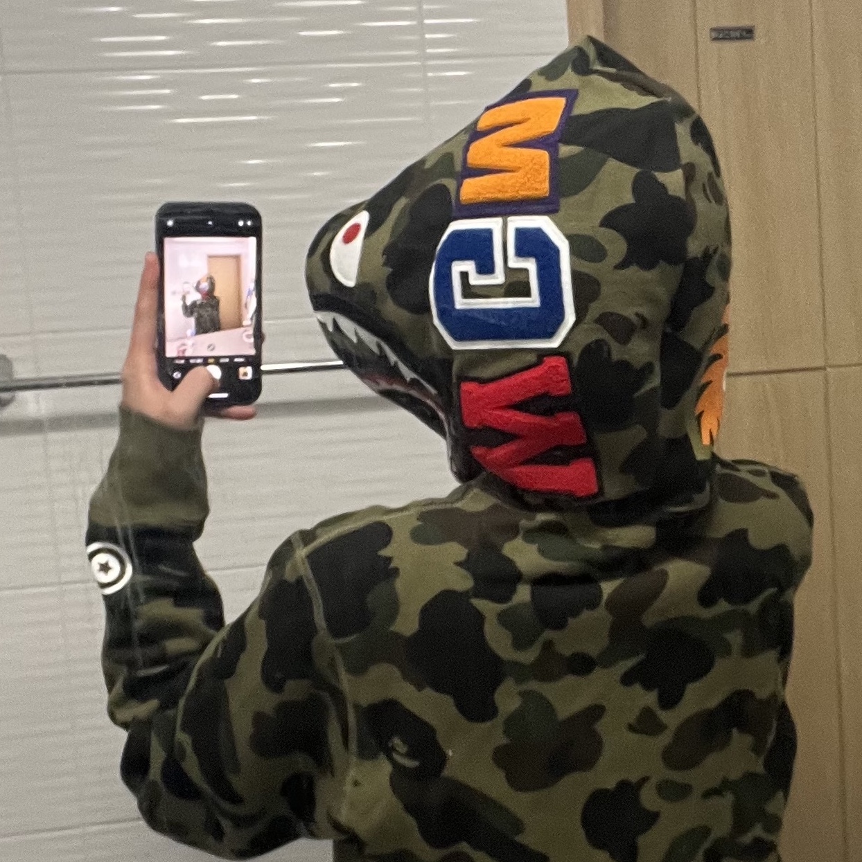 Stussy New Era 9twenty Basic Trucker Black, BAPE 1st Camo Shark Full Zip Hoodie Army Green 착용 스타일 - 2
