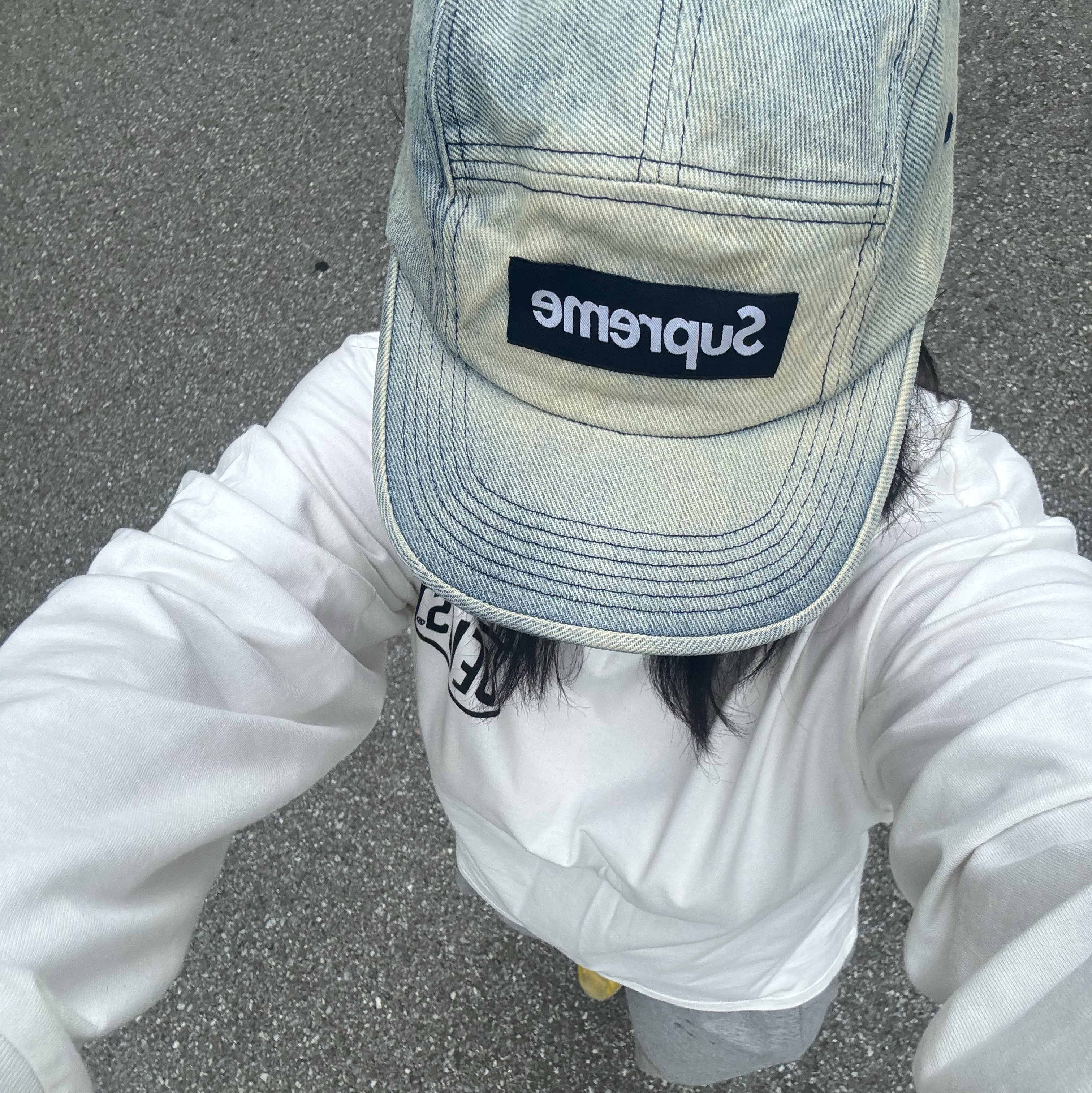 Supreme Washed Chino Twill Camp Cap Dirty Indigo - 24SS, Deus Ex Machina Seoul College Long Sleeve T-Shirt White 착용 스타일 - 1