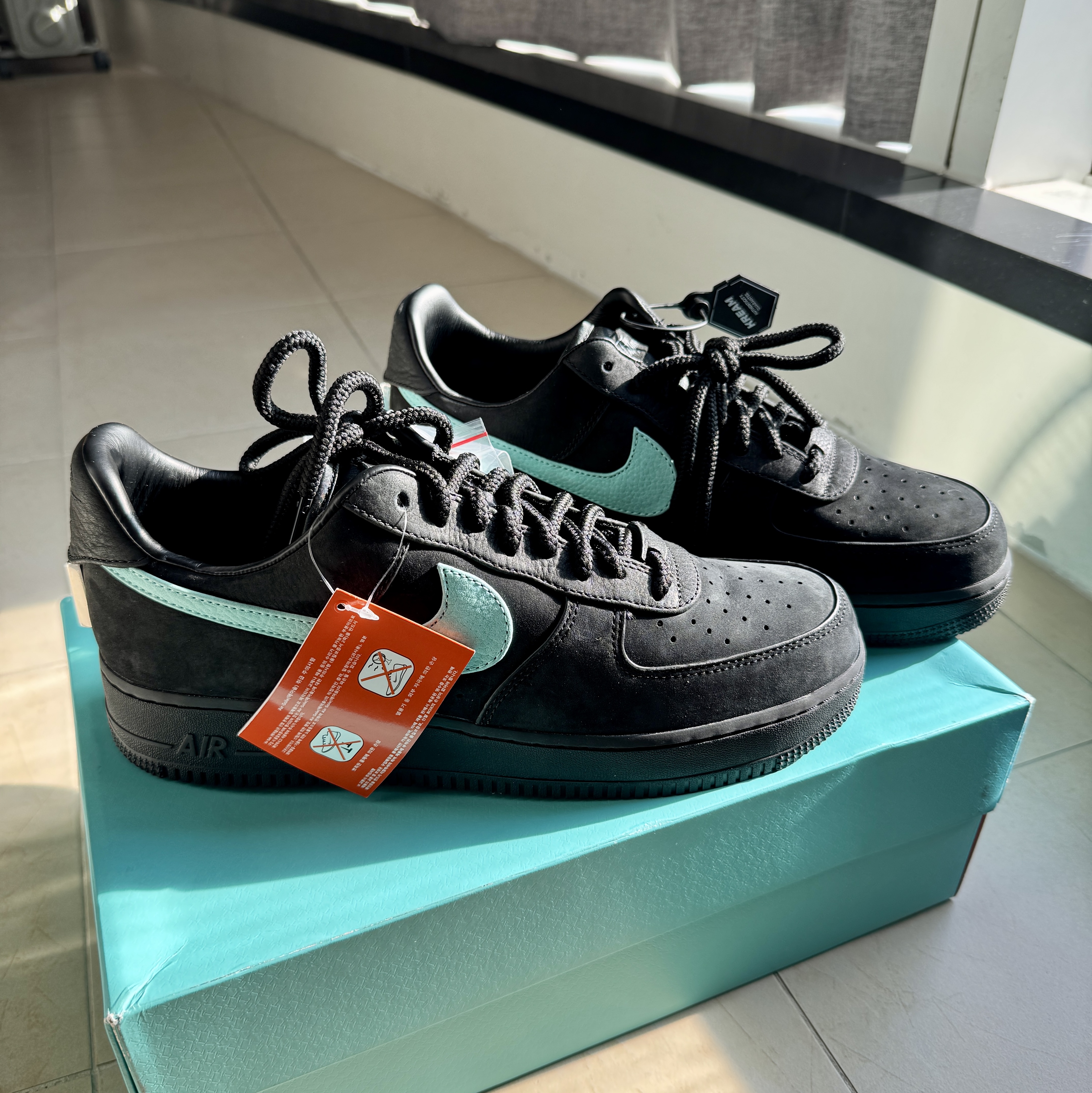 Nike x Tiffany & Co. Air Force 1 Low SP 1837 착용 스타일