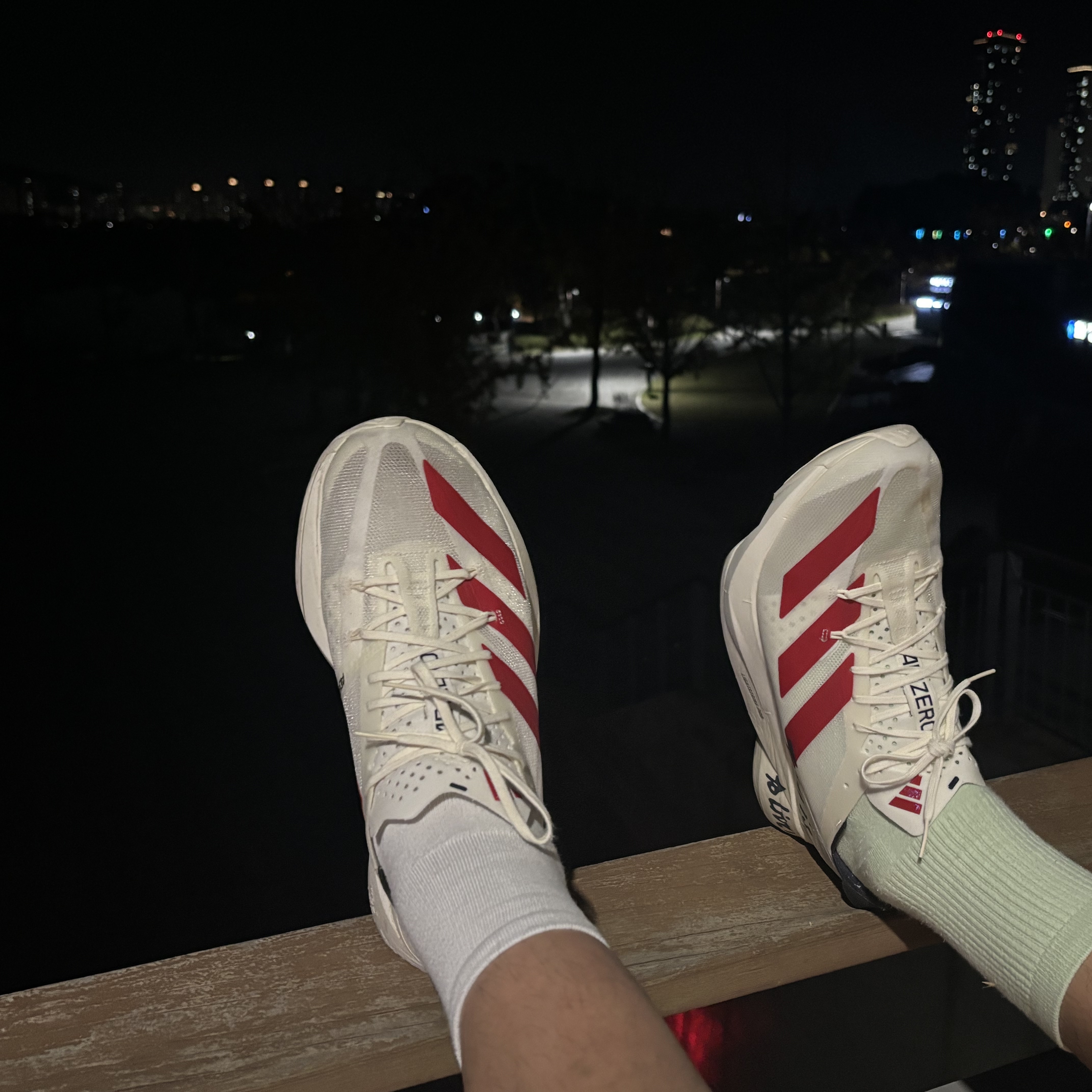 Adidas Adizero Adios Pro 3 Off White Better Scarlet 착용 스타일