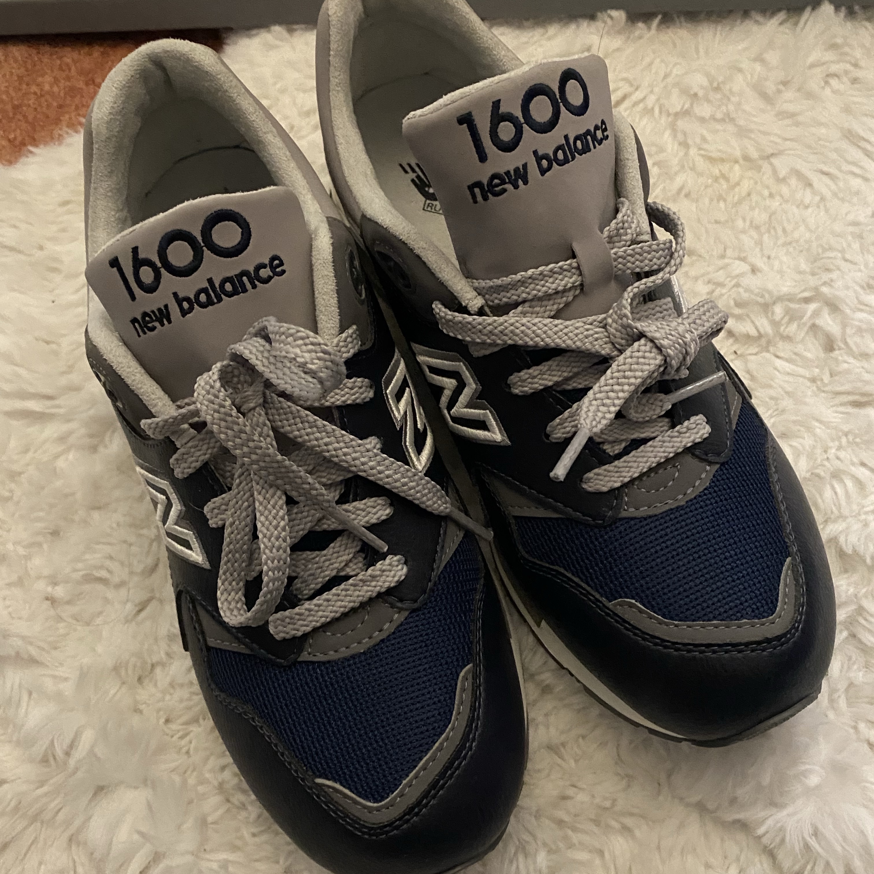 New Balance 1600 Legacy Navy 착용 스타일 - 2