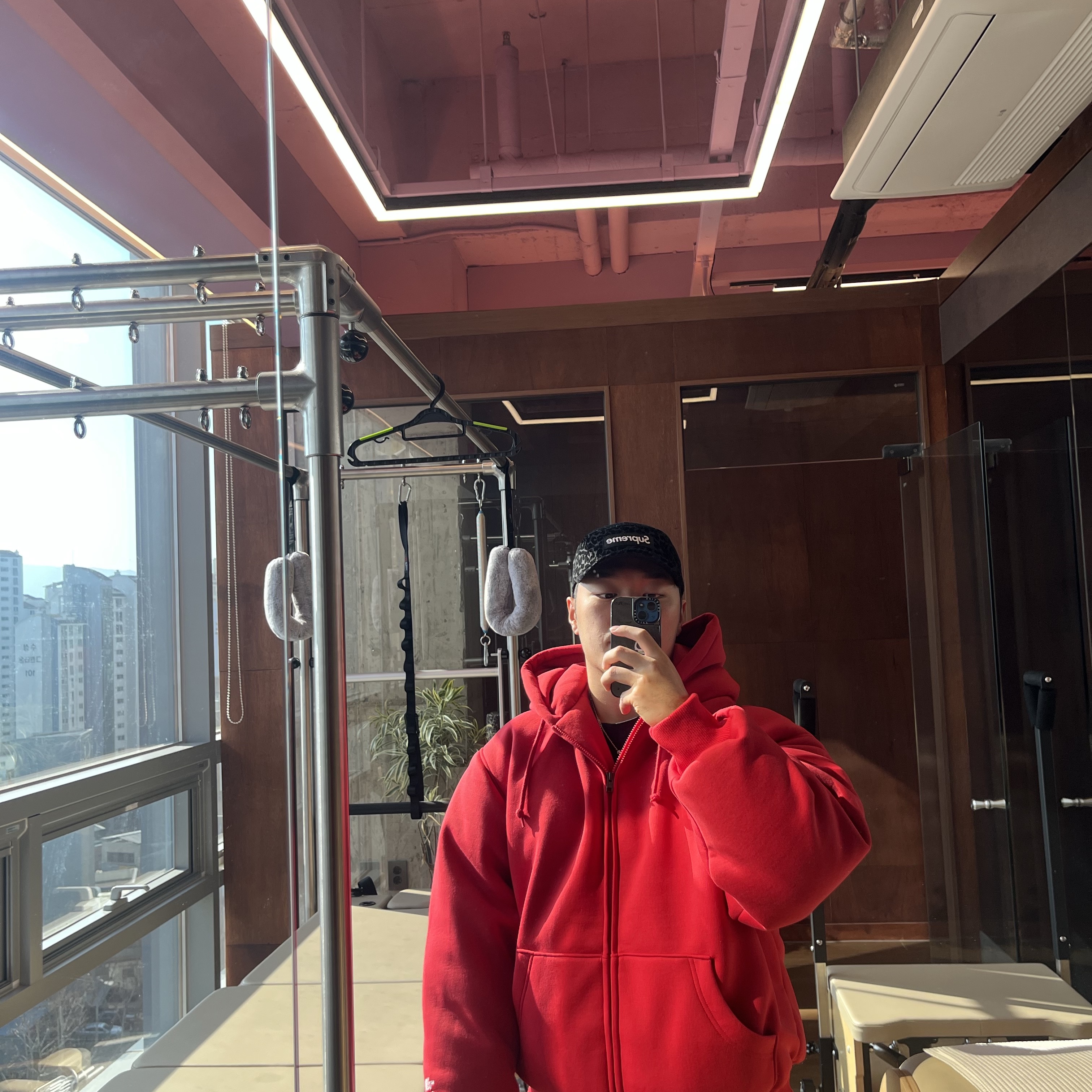 Supreme x The North Face Down Zip Up Hooded Sweatshirt Red - 24FW 착용 스타일 - 1
