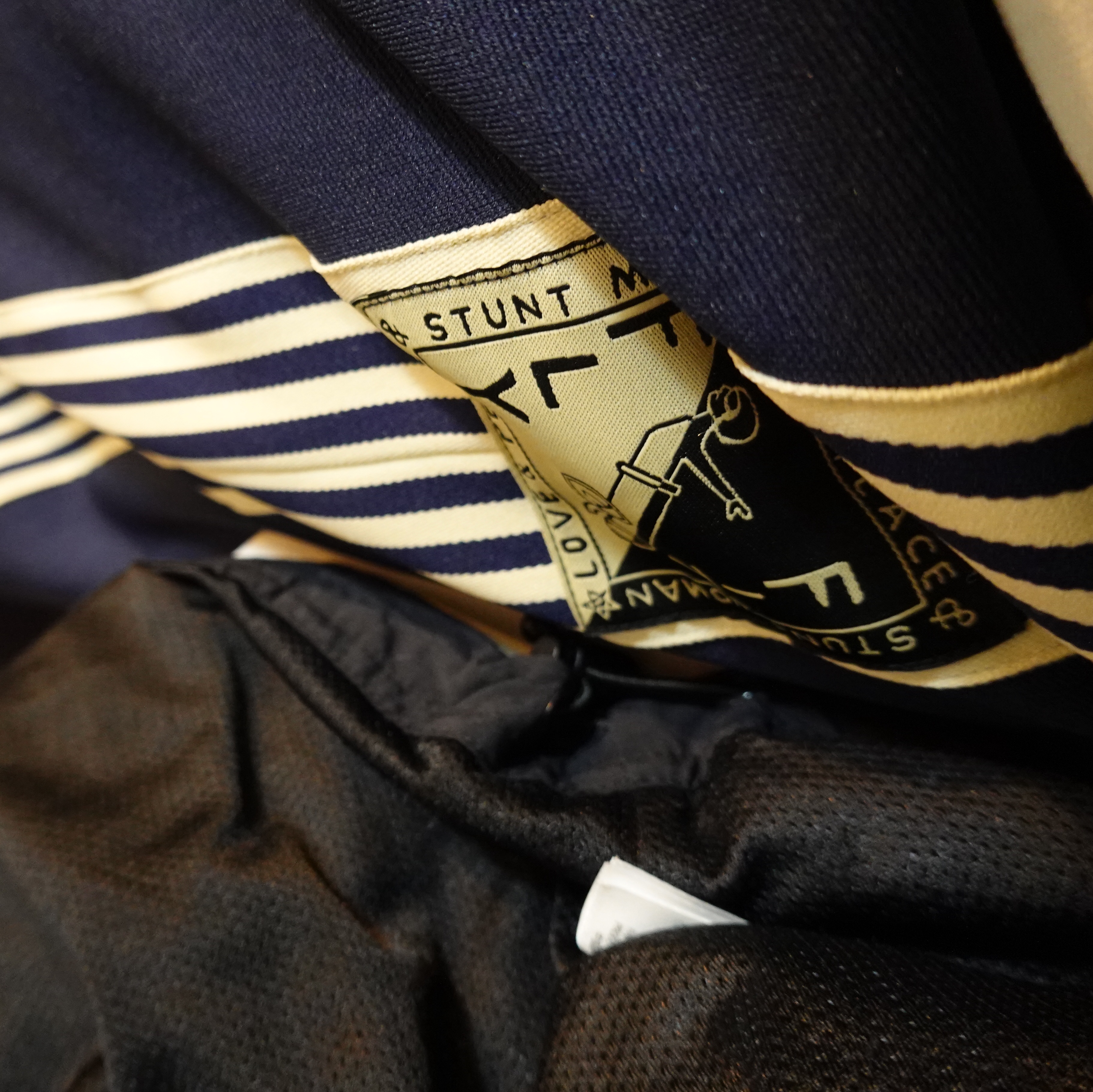 Kapital Stuntman & Woman Smooth Jersey Baggy Track Pants Banner Stripe Navy, On Running Cloudmonster All Black 착용 스타일 - 1