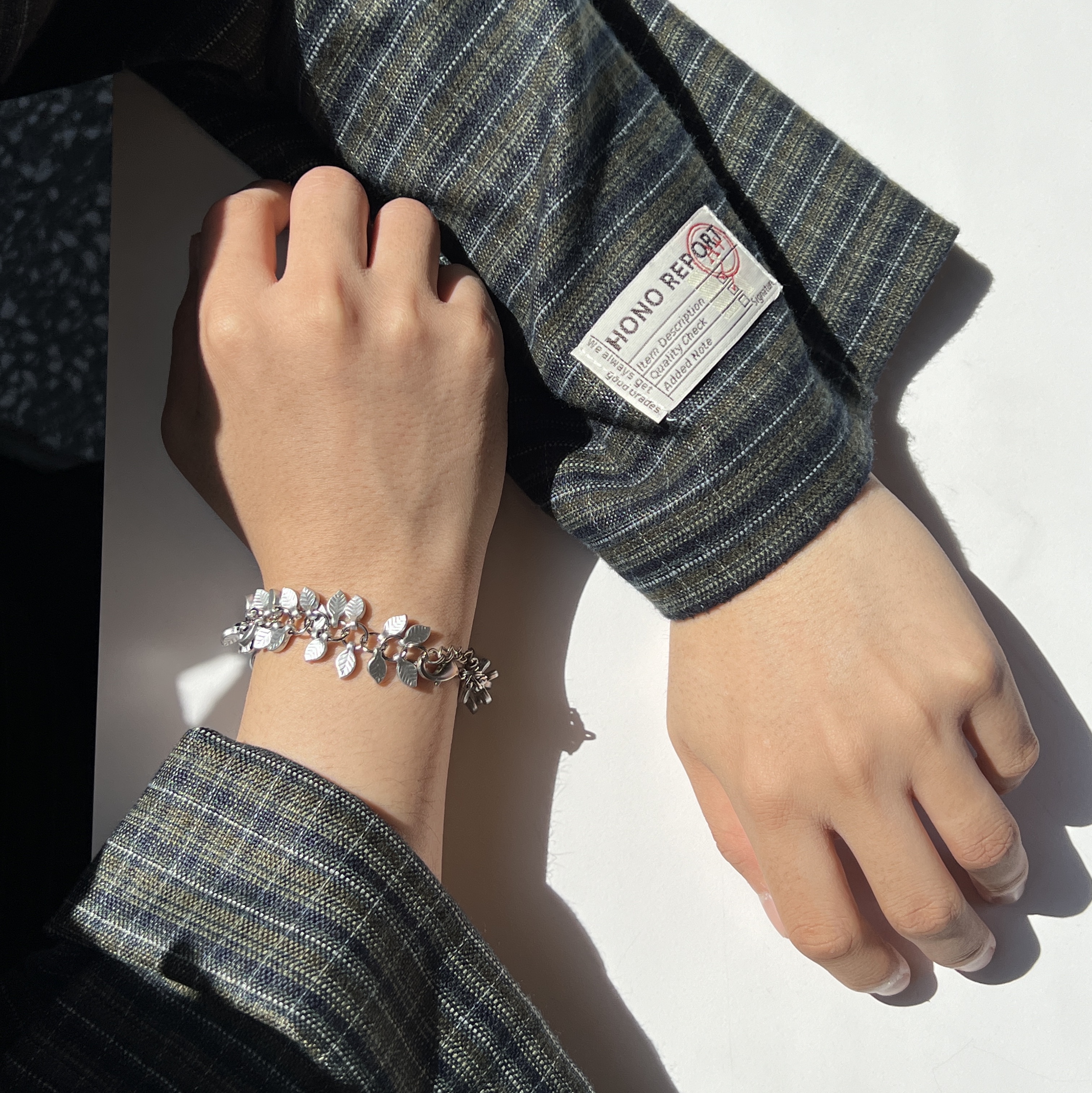Hono Report Leaf Bracelet 착용 스타일