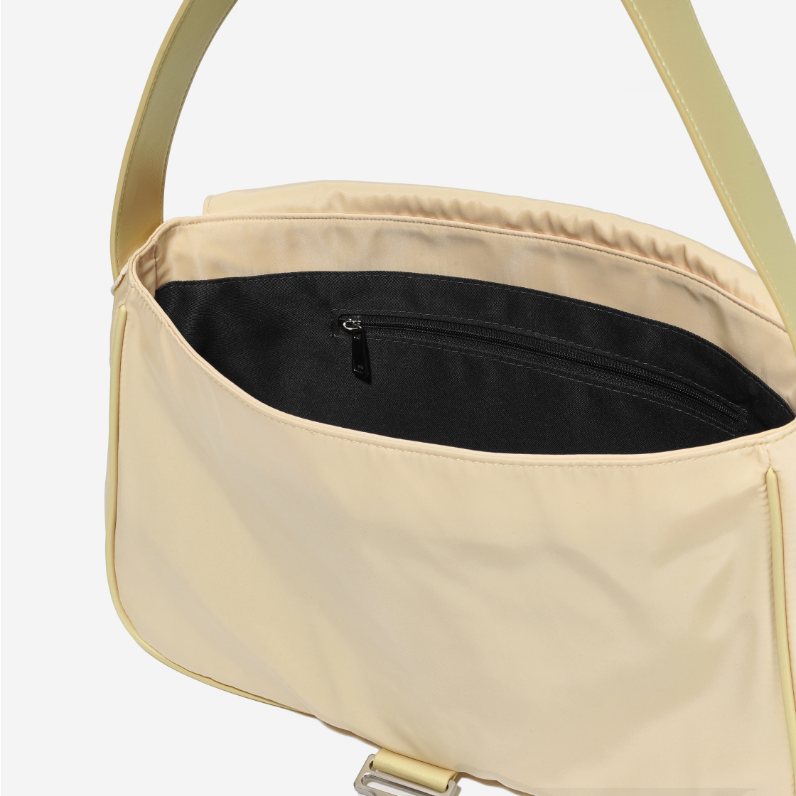 마뗑킴 버클 백 라이트 옐로우(Matin Kim Buckle Bag Light Yellow) - 6