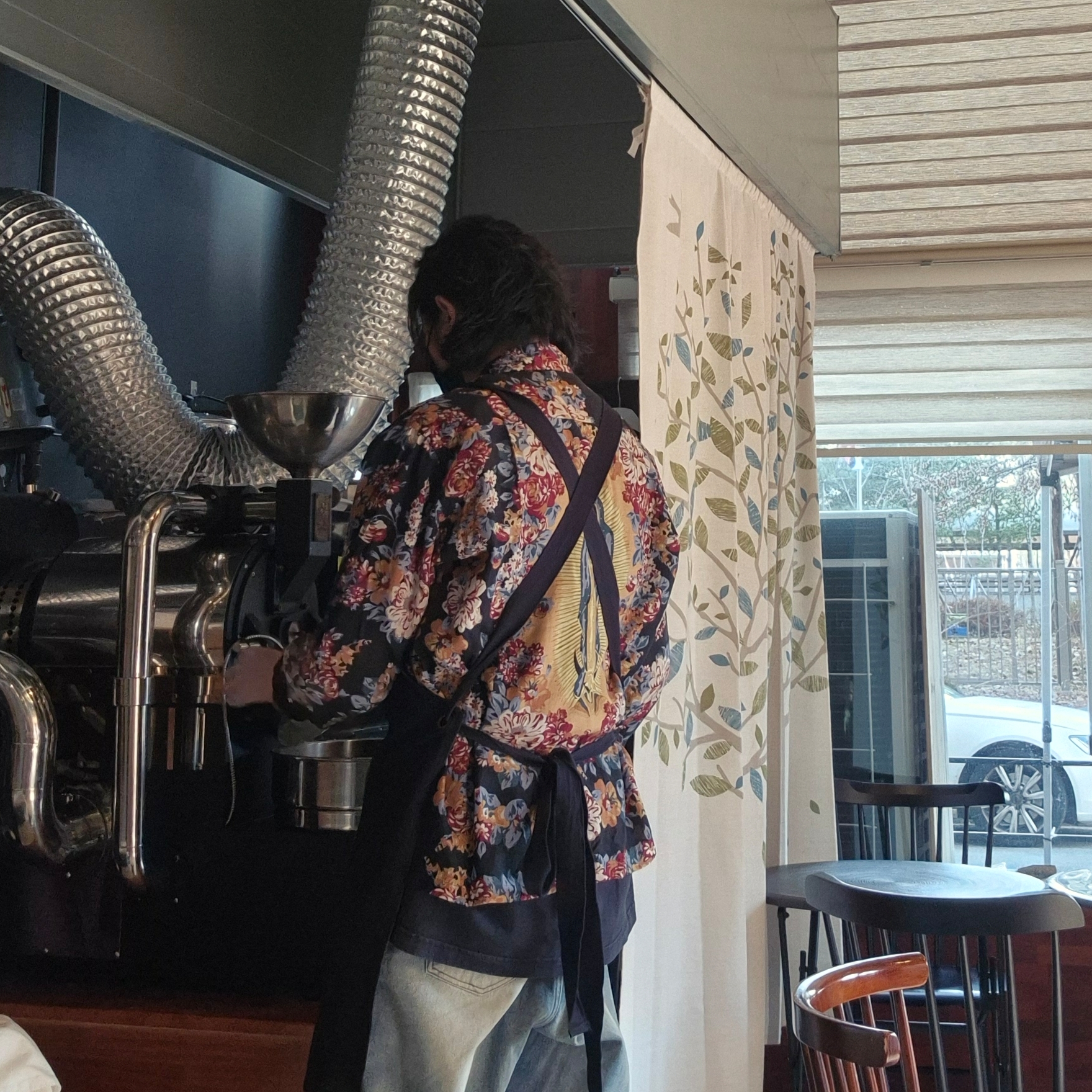 Kapital Silk Rayon Champagne Maria Pattern Drizzle Open Collar Shirt L/S Black 착용 스타일