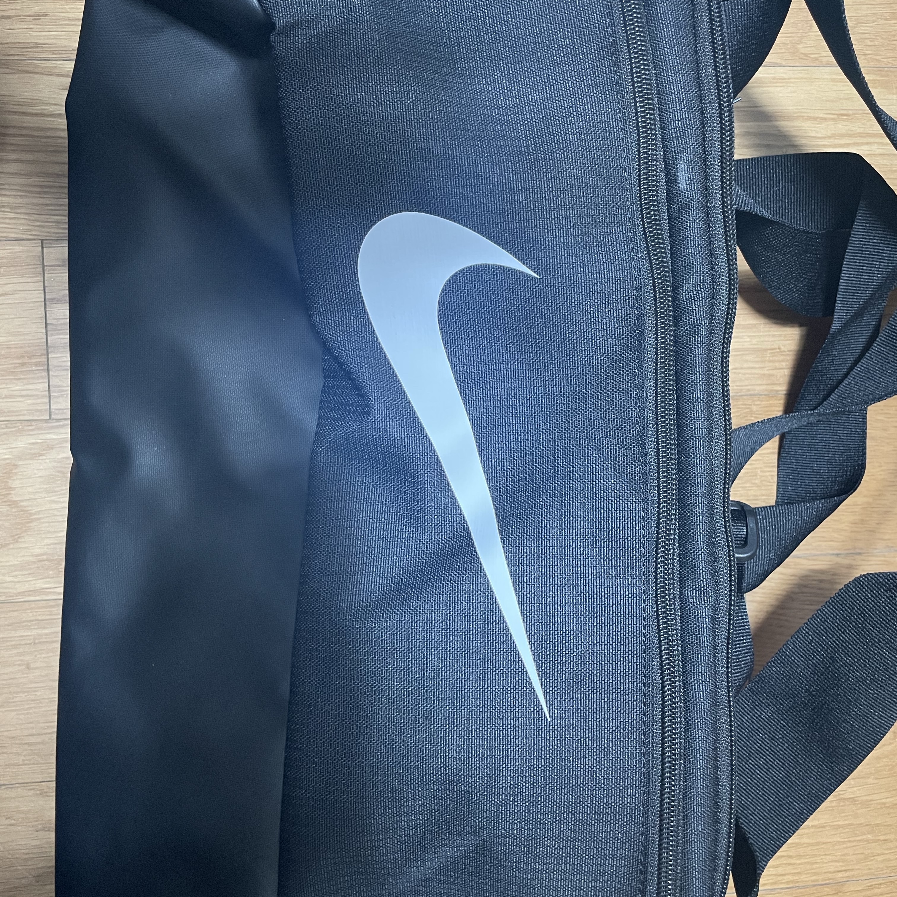 Nike Brasilia 9.5 Training Duffle Bag Small 41L Black 착용 스타일