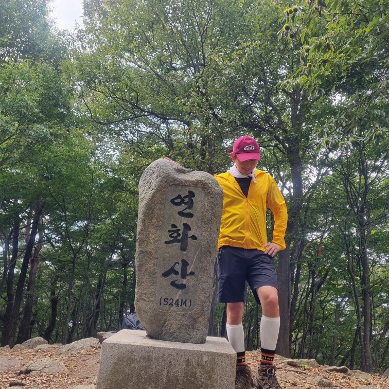 Arc'teryx Squamish Hoody Edziza, Emis New Logo Emis Cap Burgundy 착용 스타일