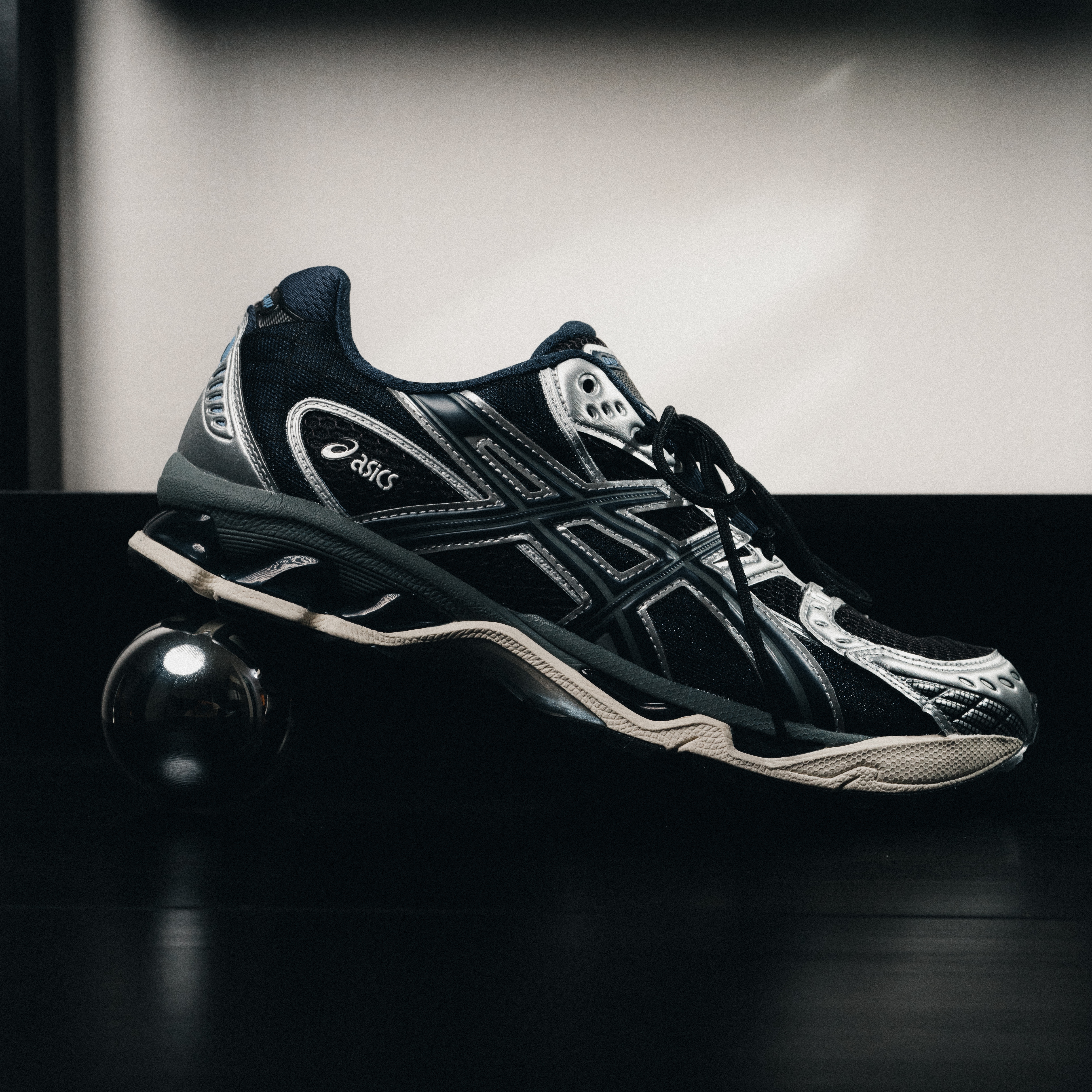 Asics Gel-Nimbus 10.1 Black Midnight 착용 스타일 - 5
