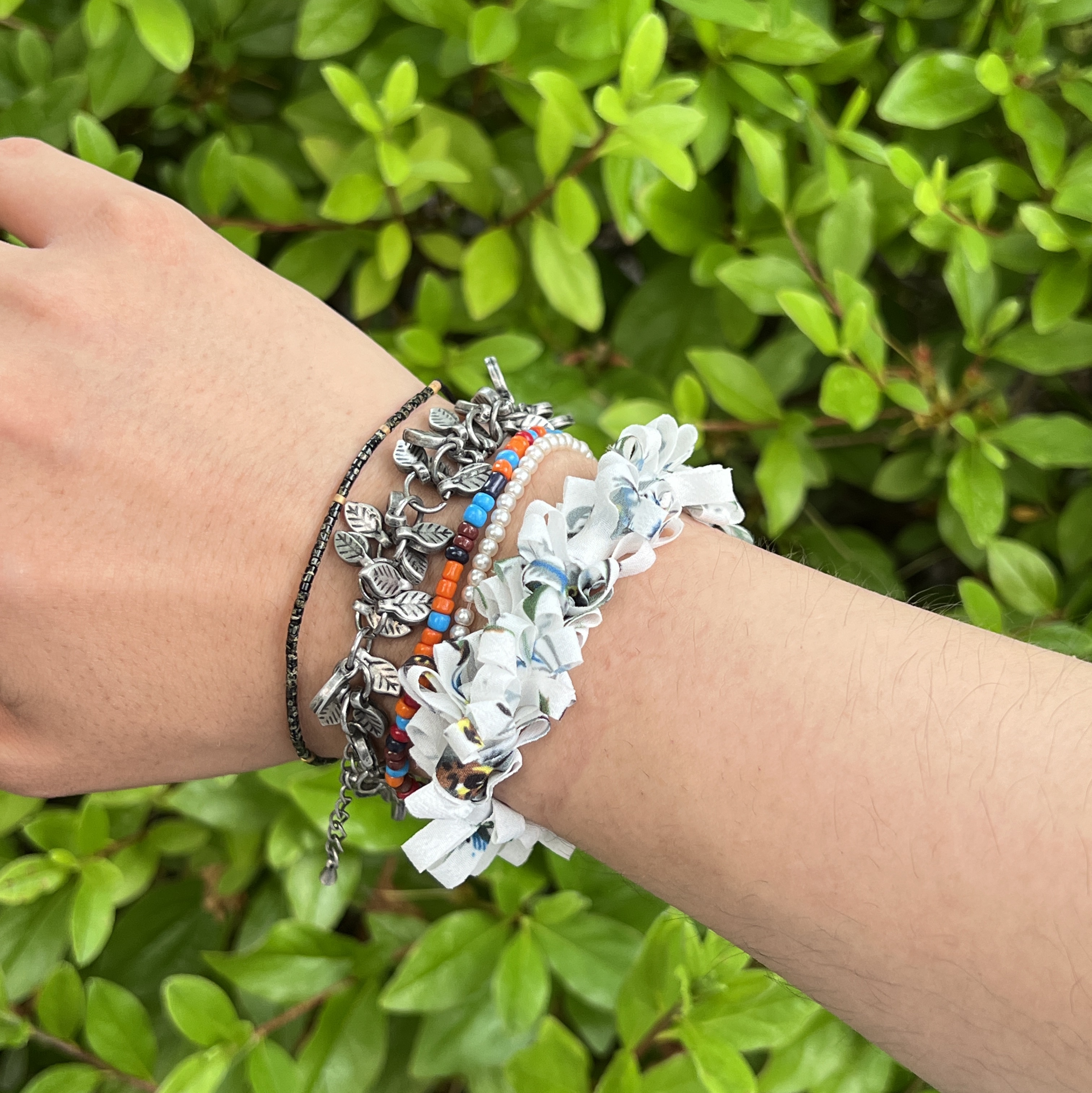Hono Report Leaf Bracelet 착용 스타일