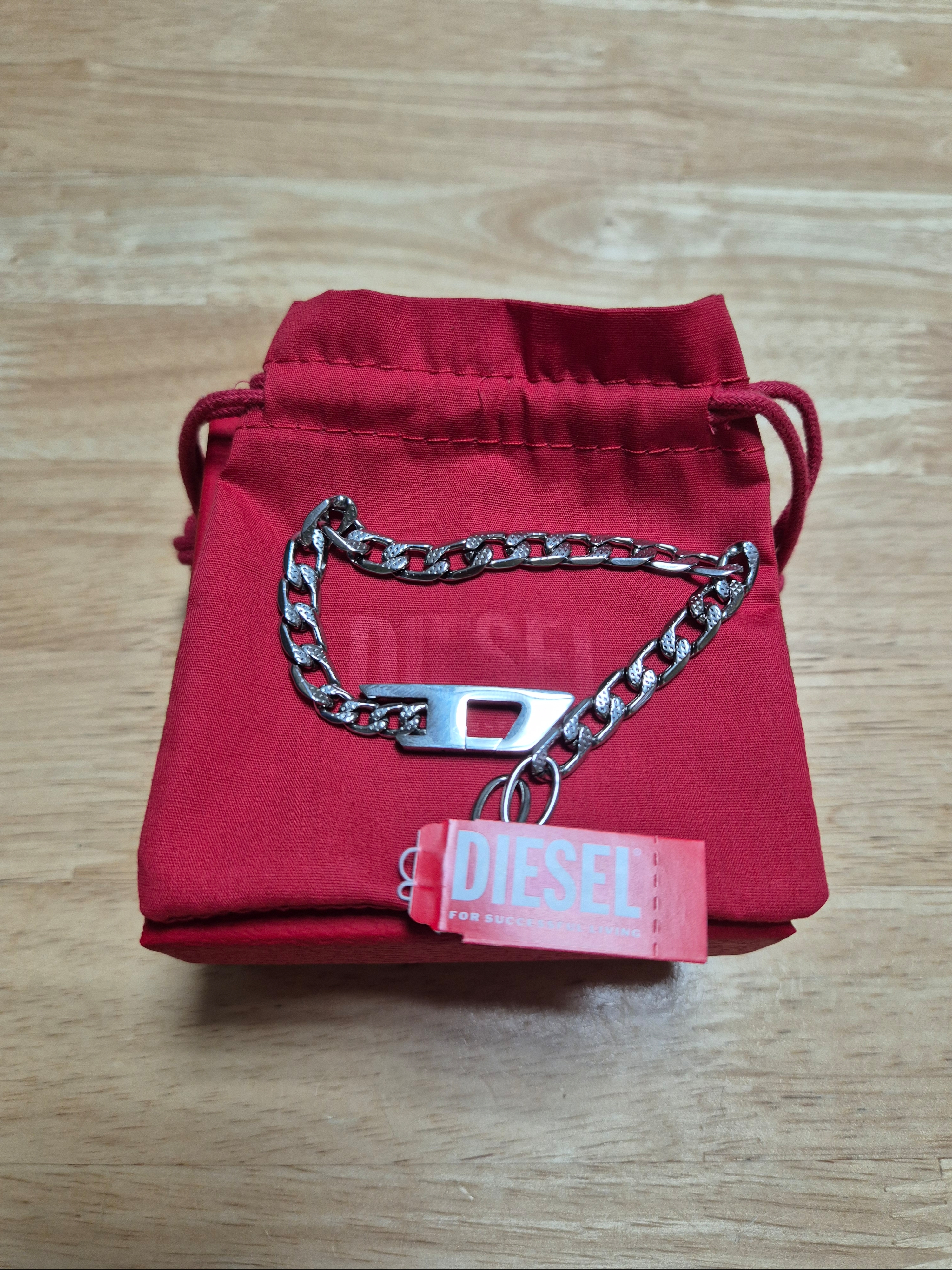 Diesel Dx1496 Stainless Steel Chain Bracelet Silver, Hermes Tournis Tresse Bracelet Swift Calfskin Palladium & Bleu Lin 착용 스타일 - 2