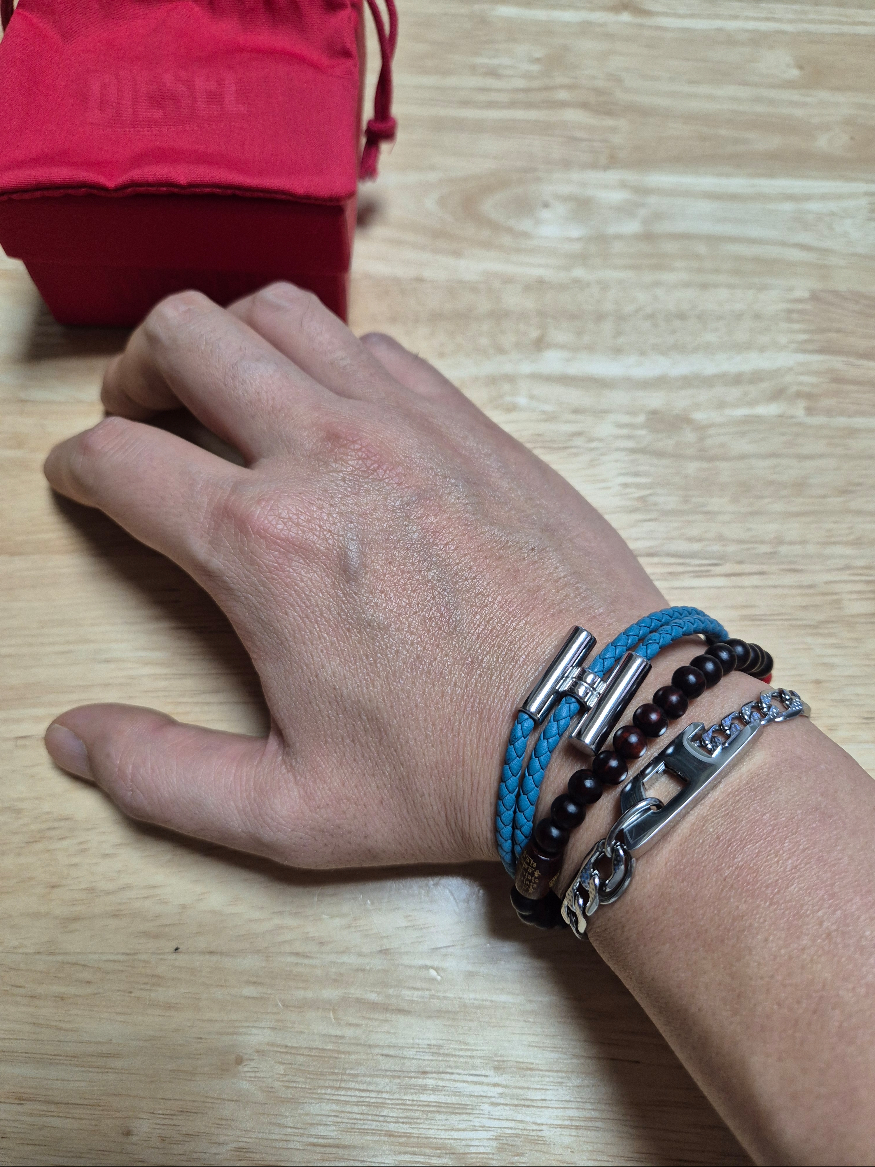 Diesel Dx1496 Stainless Steel Chain Bracelet Silver, Hermes Tournis Tresse Bracelet Swift Calfskin Palladium & Bleu Lin 착용 스타일 - 1