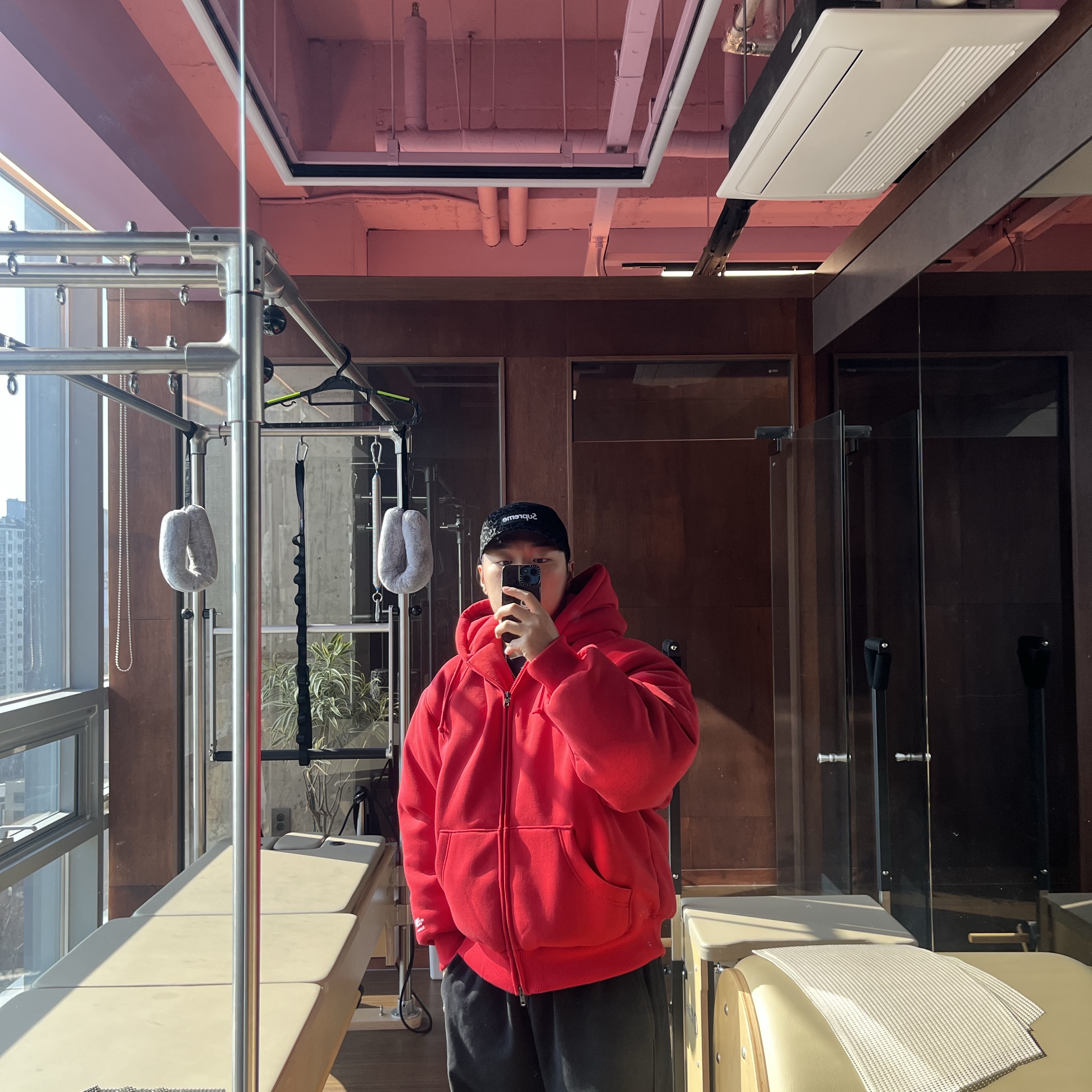 Supreme x The North Face Down Zip Up Hooded Sweatshirt Red - 24FW 착용 스타일 - 3
